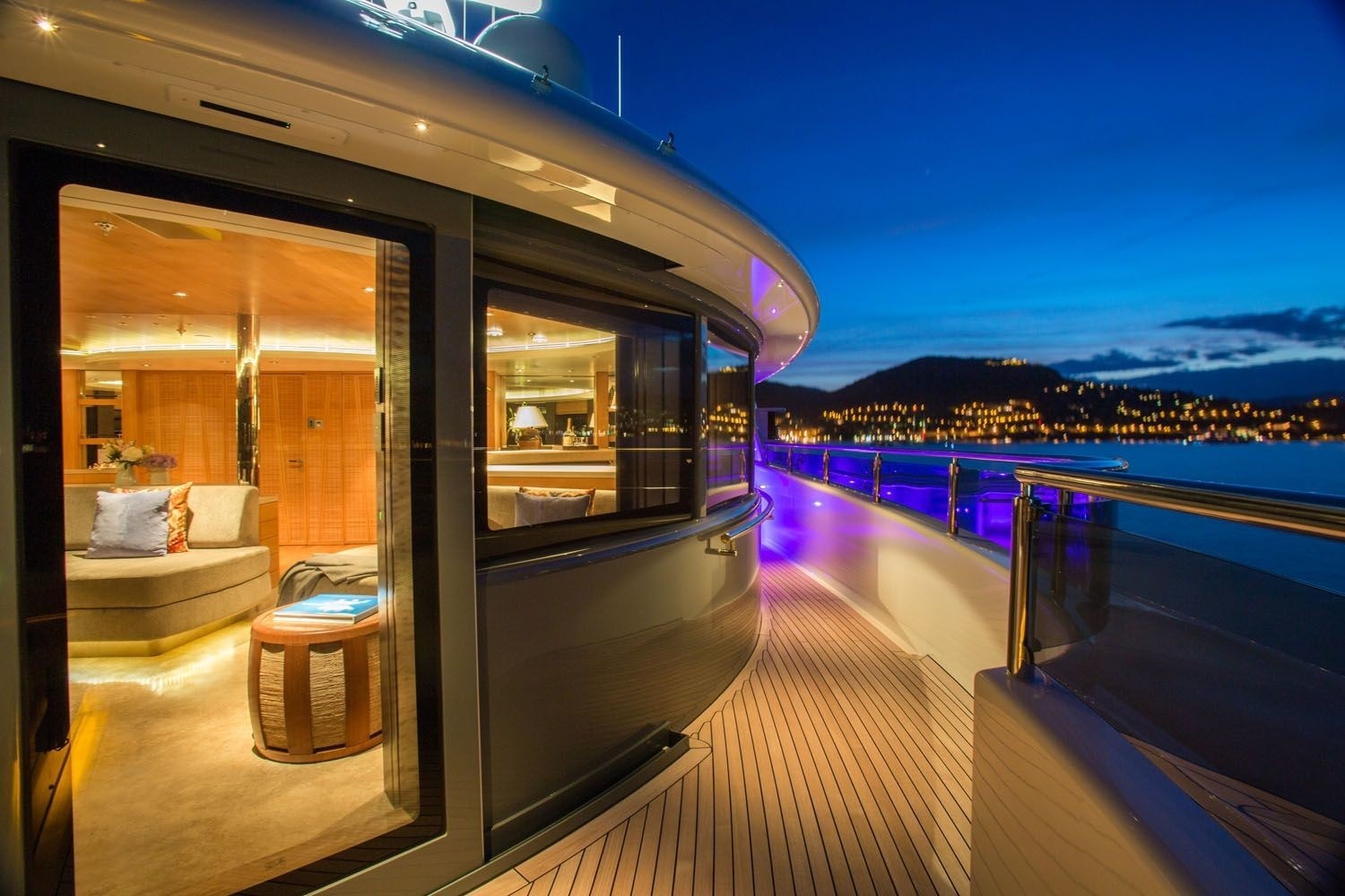 [73m-Yacht-NAIA]-6378-175.jpg