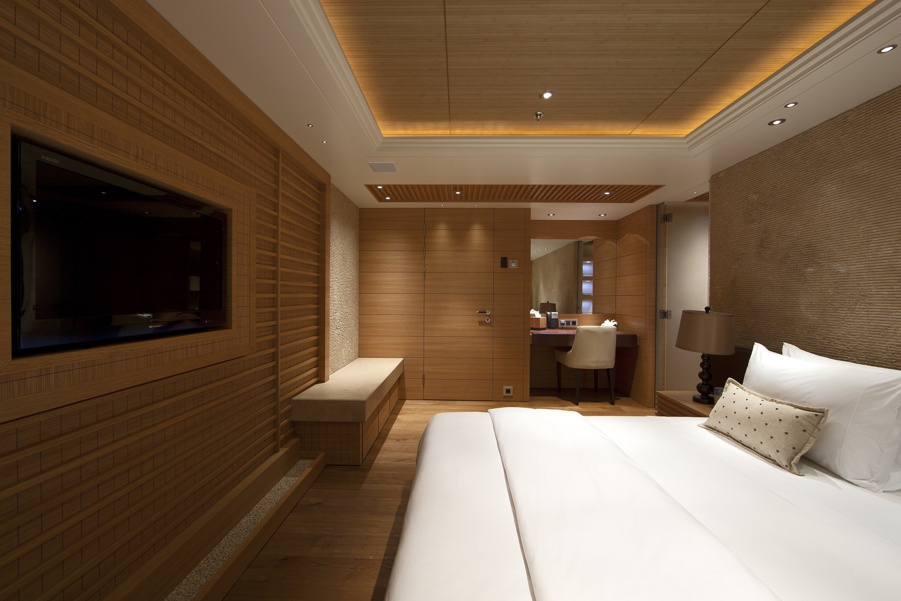 [73m-Yacht-NAIA]-6378-222.jpg