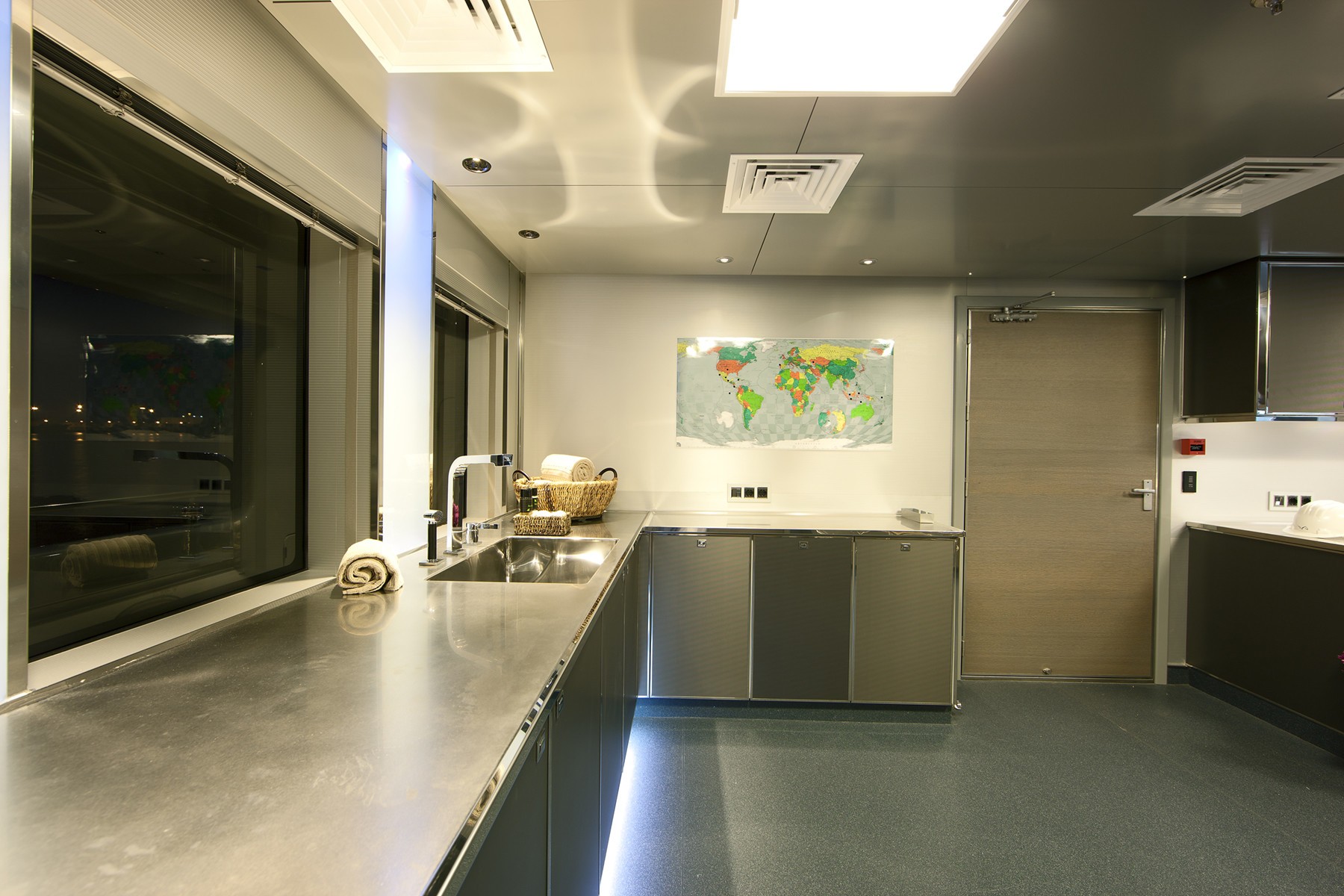 [73m-Yacht-NAIA]-6378-291.jpg
