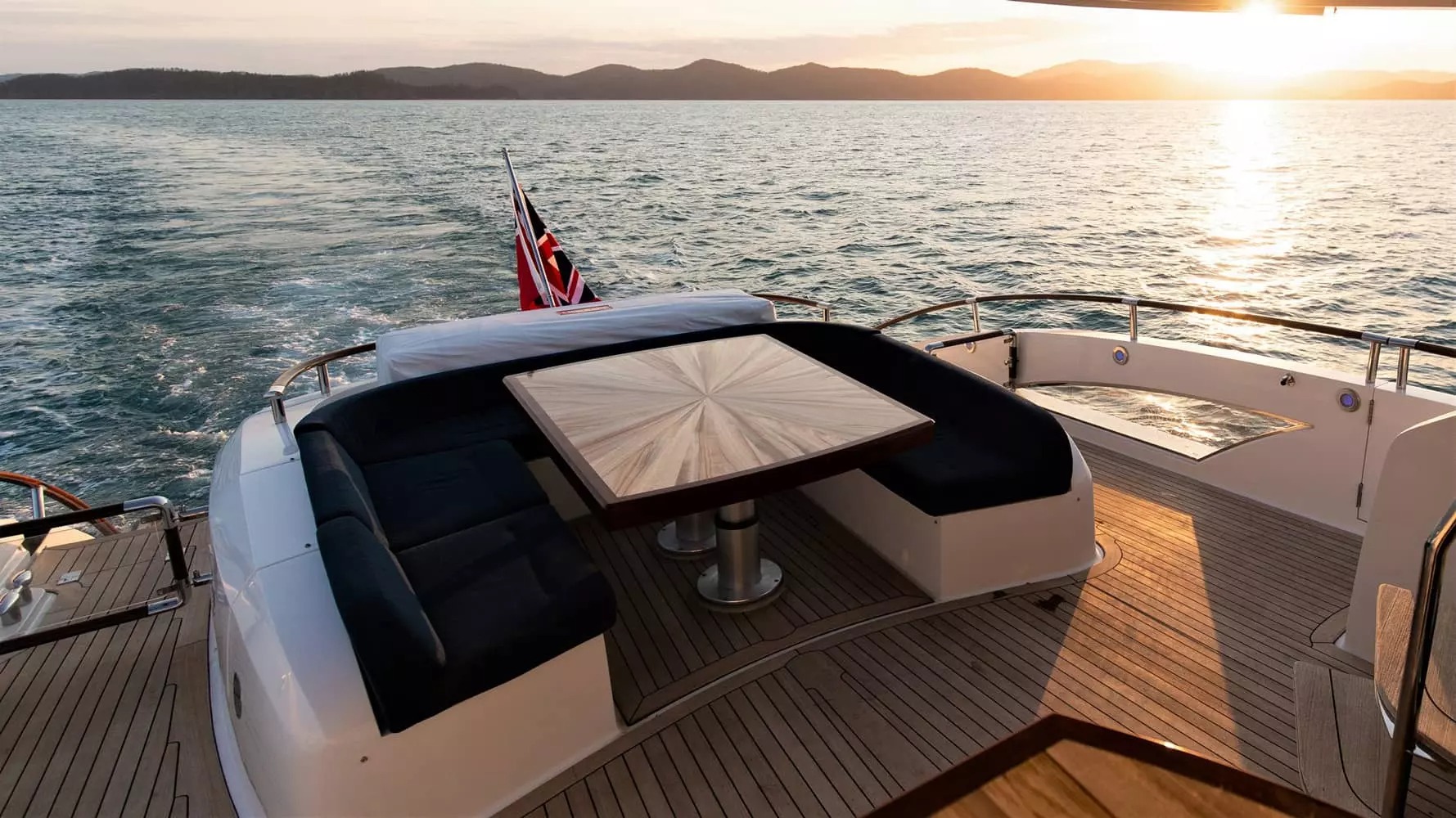 [MOTOR-YACHT-AWOL]-6543-1.jpg