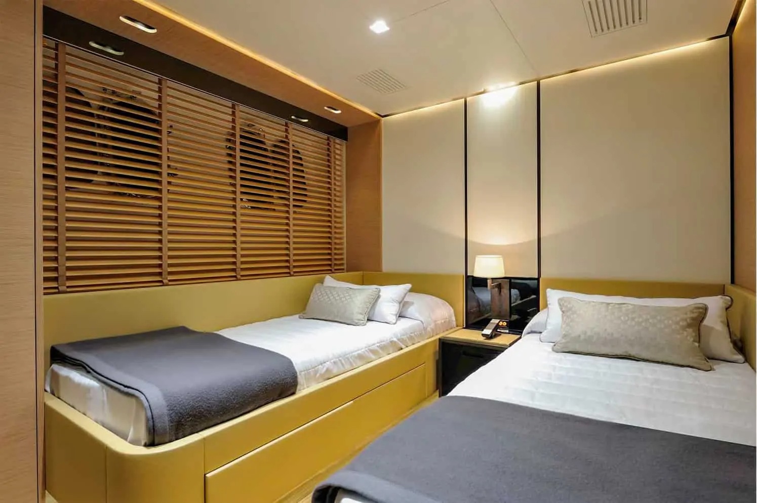 [MOTOR-YACHT-CANADOS]-6361-13.jpg