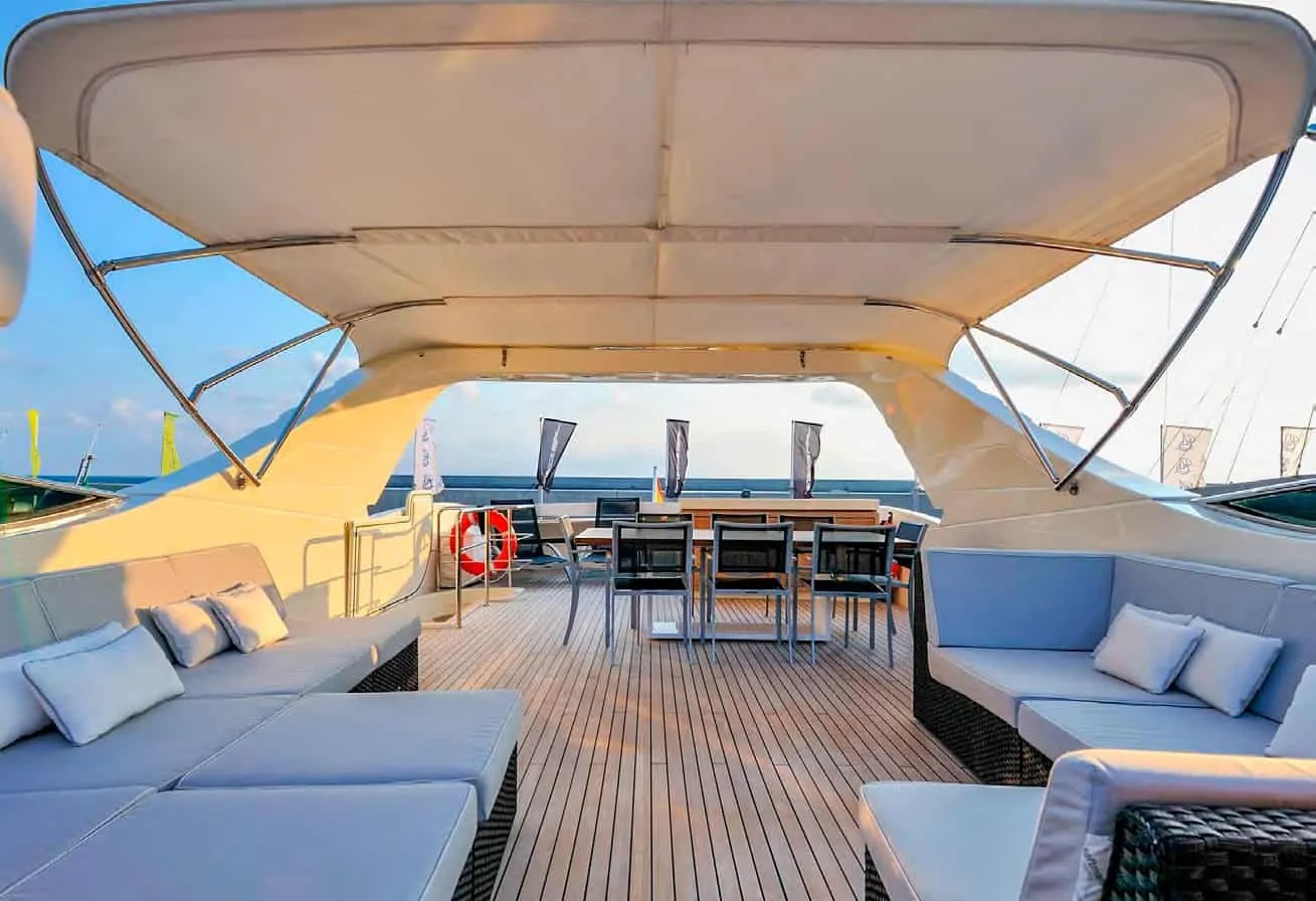 [MOTOR-YACHT-CANADOS]-6361-4.jpg