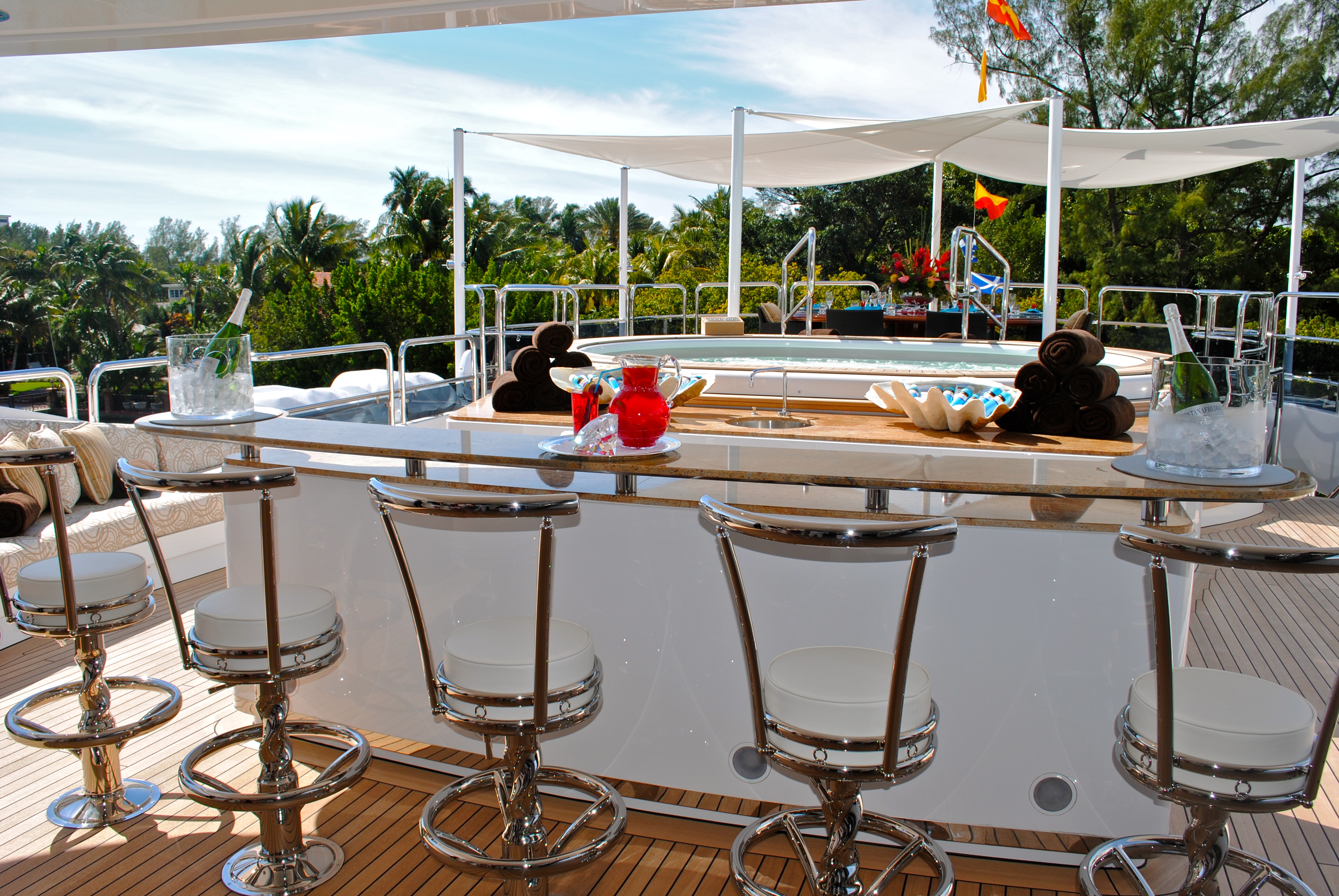 [MOTOR-YACHT-DIAMONDS-ARE-FOREVER]-6527-2.jpg