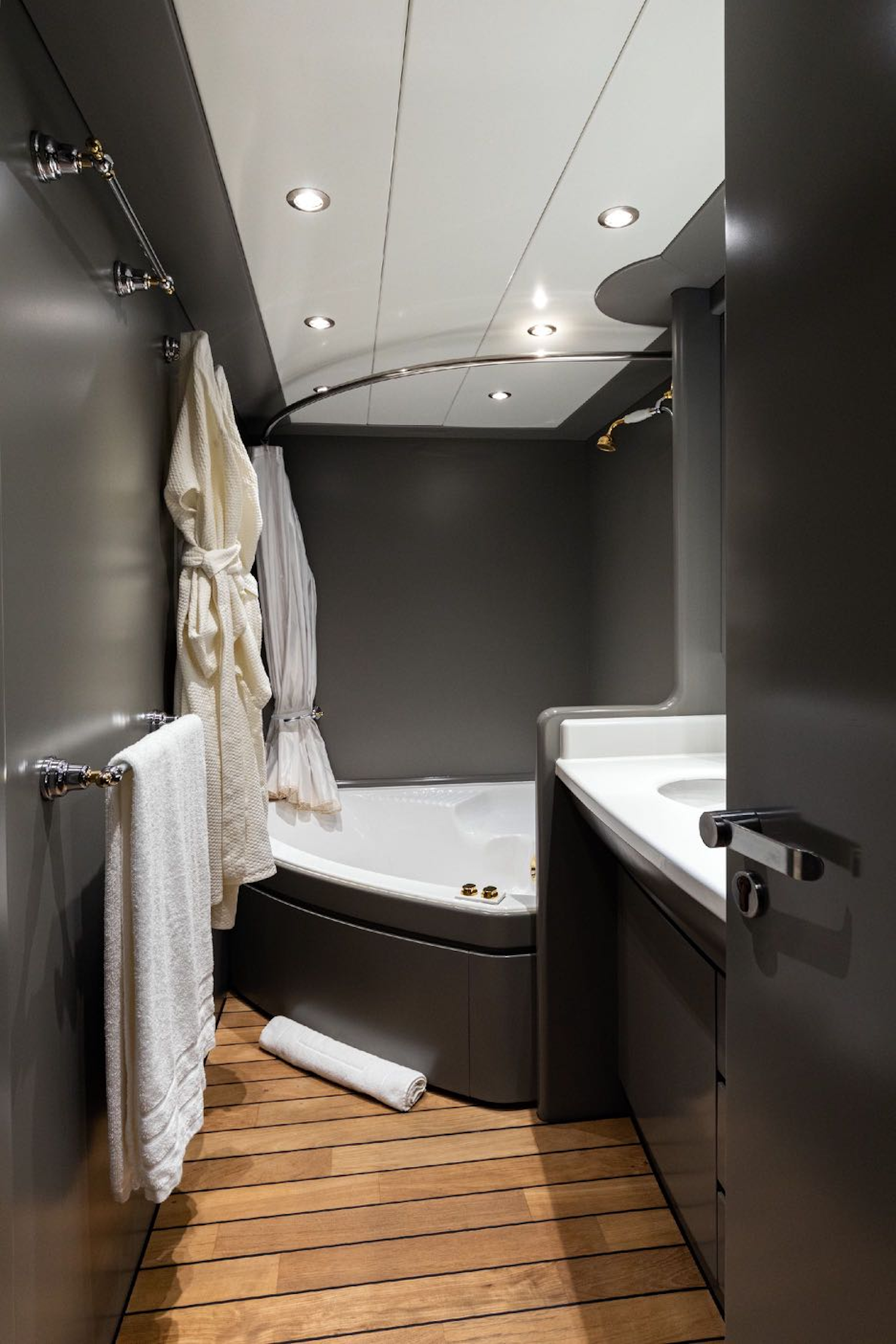 [MOTOR-YACHT-TALILA]-6809-8.png