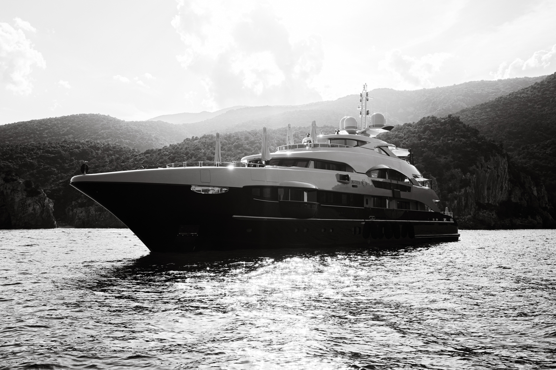 1-Super Yacht - Starboard shot in black and white.jpg