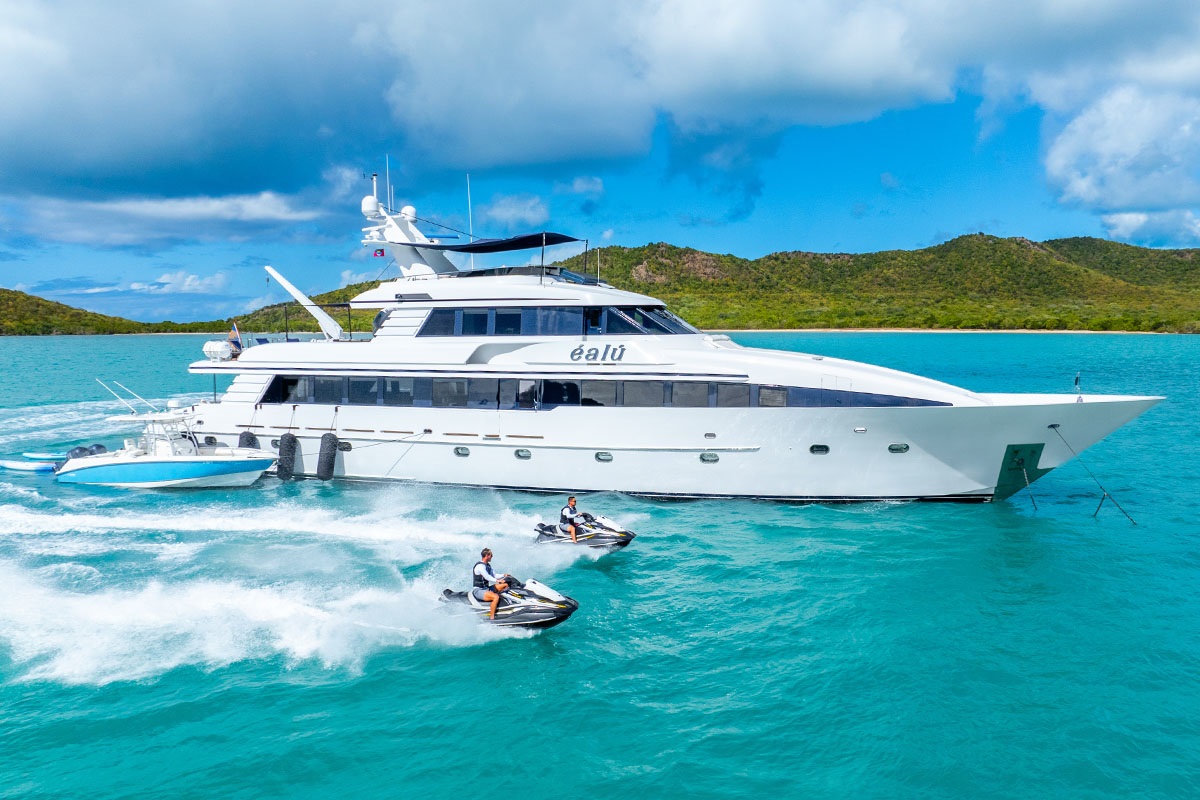 101 Superyacht EALU.jpg
