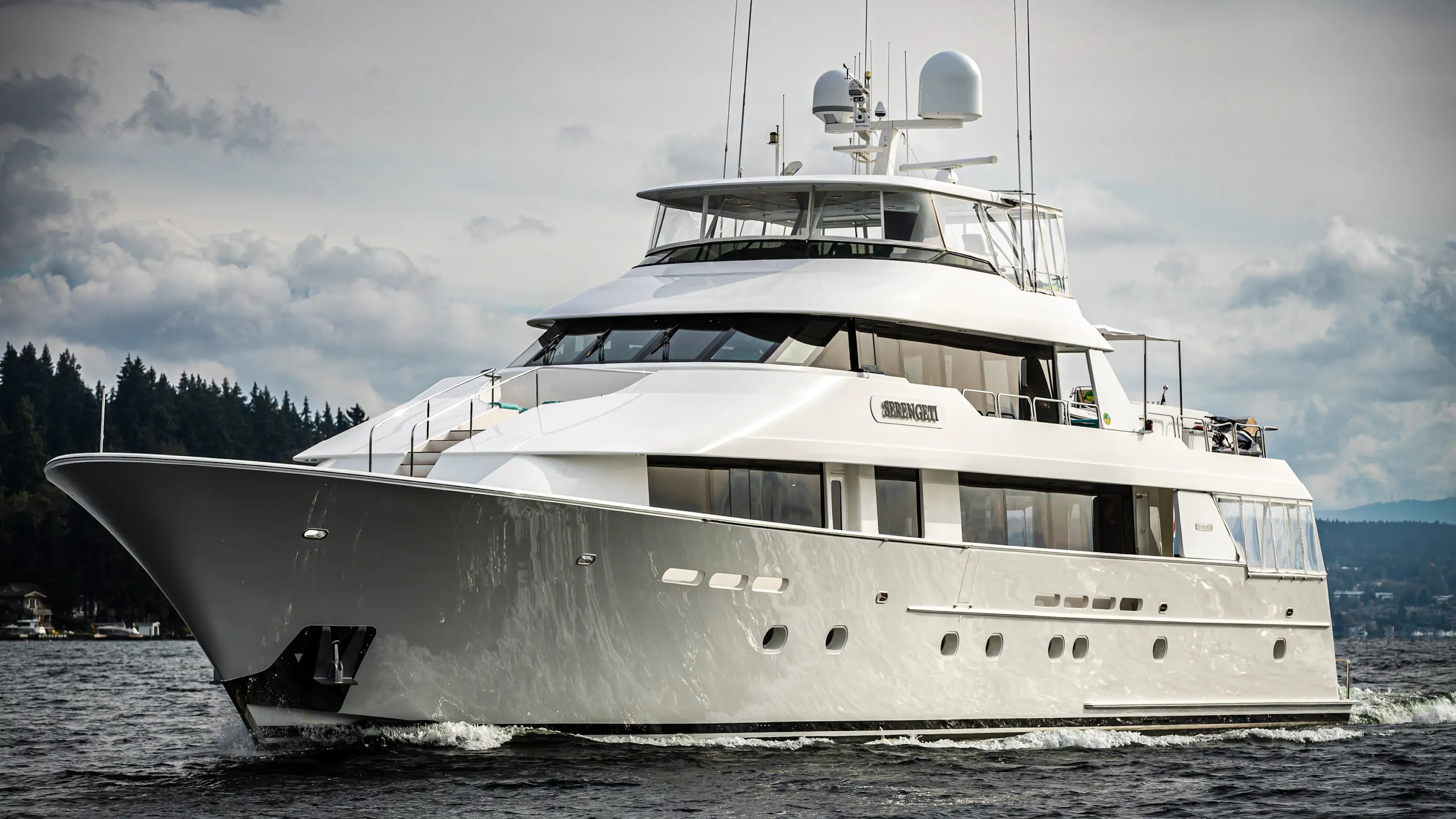 101 Superyacht SERENGETI.jpg