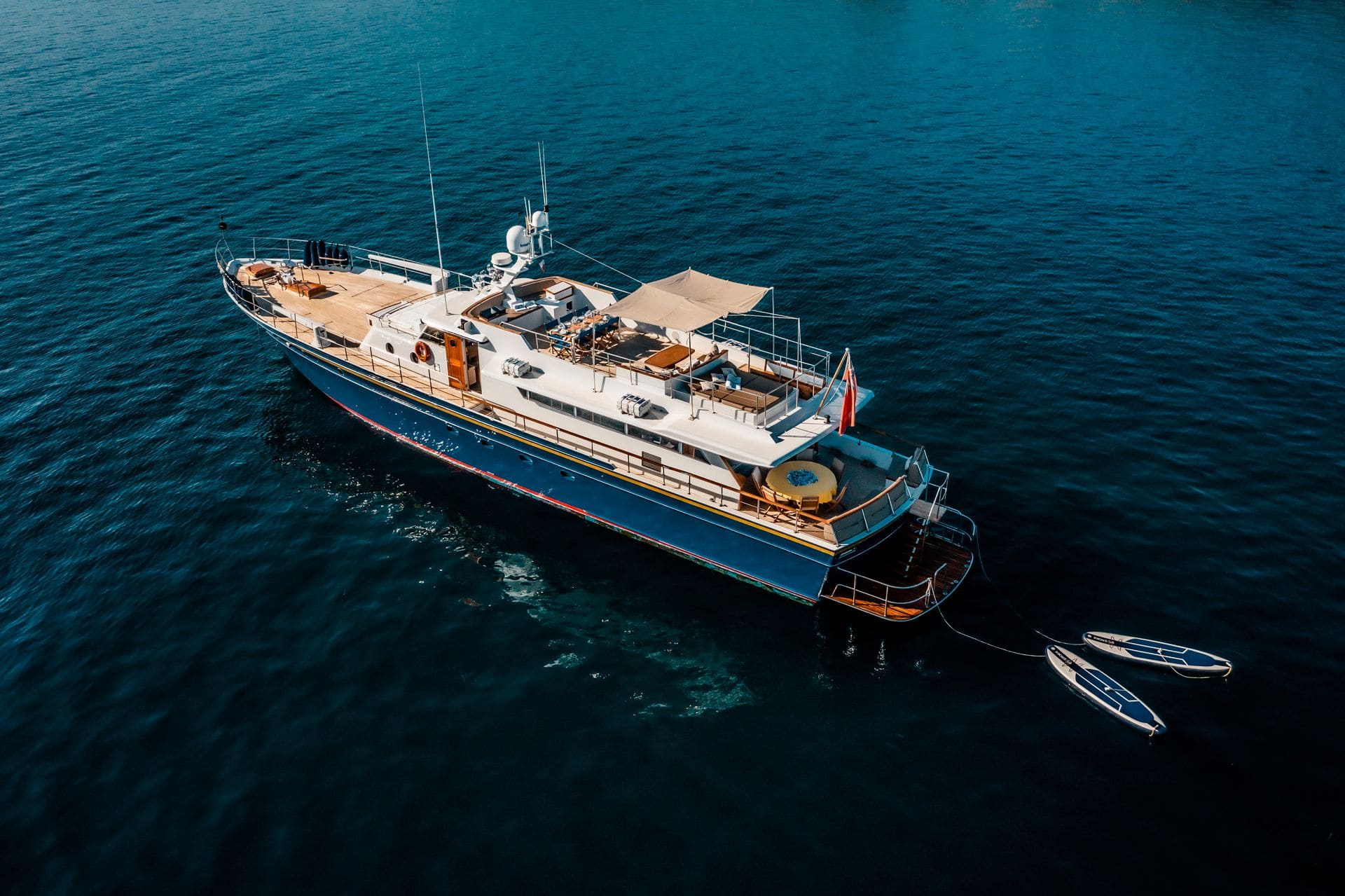 102 Luxury yacht CHANTELLA.jpg