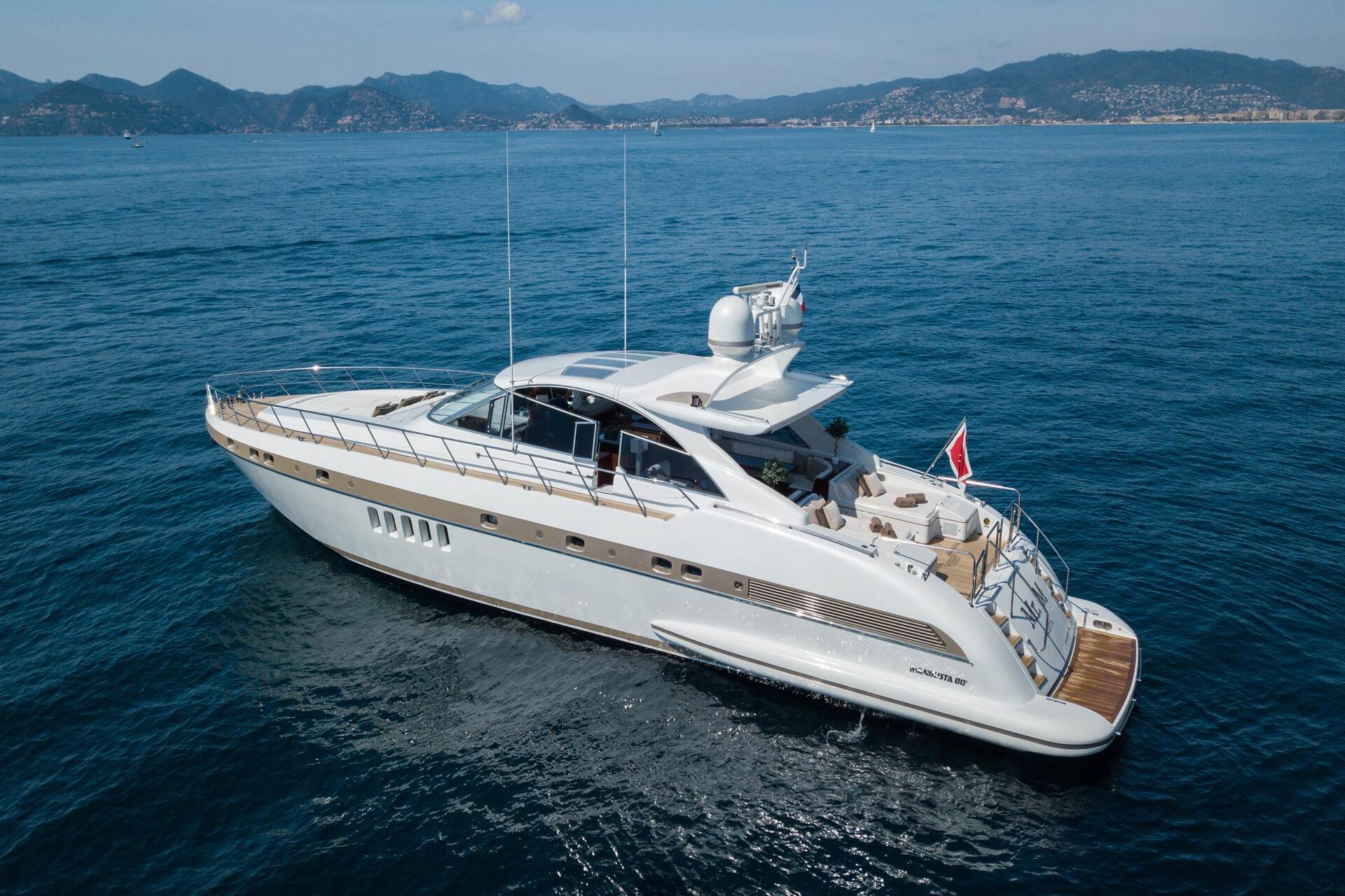 103 Motor yach MR M.jpg
