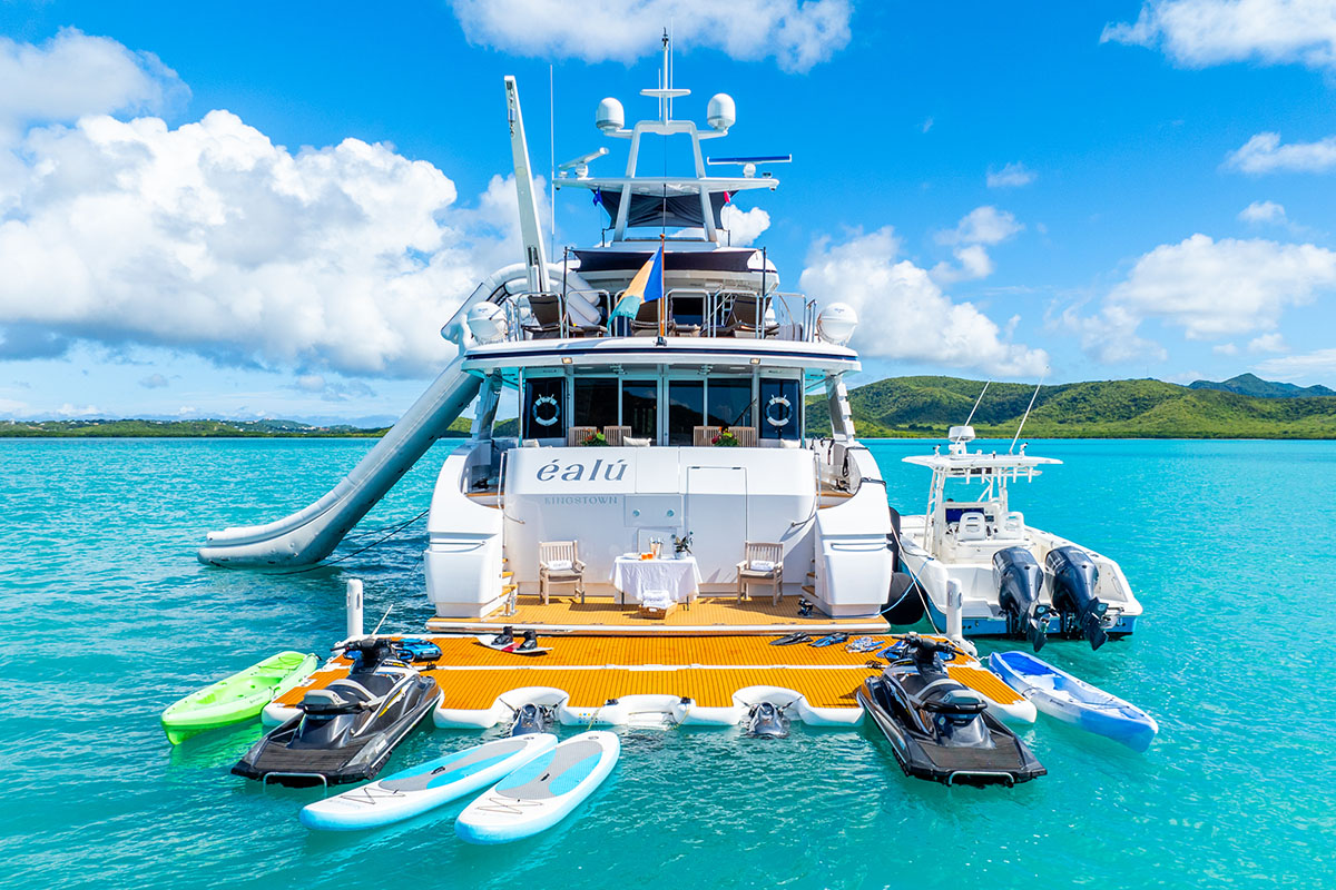 103 Motor yacht EALU.jpg