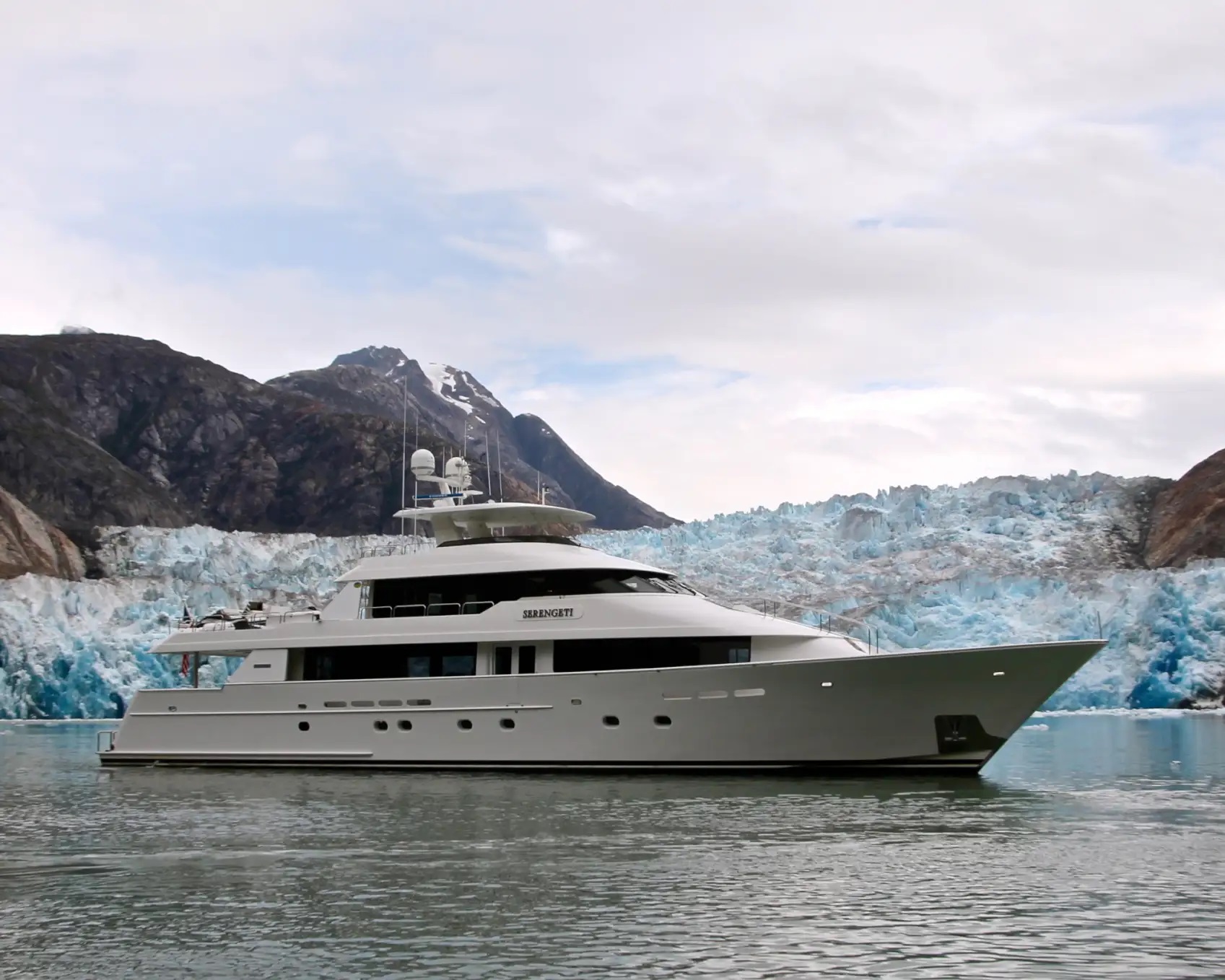 103 Motor yacht SERENGETI.jpg