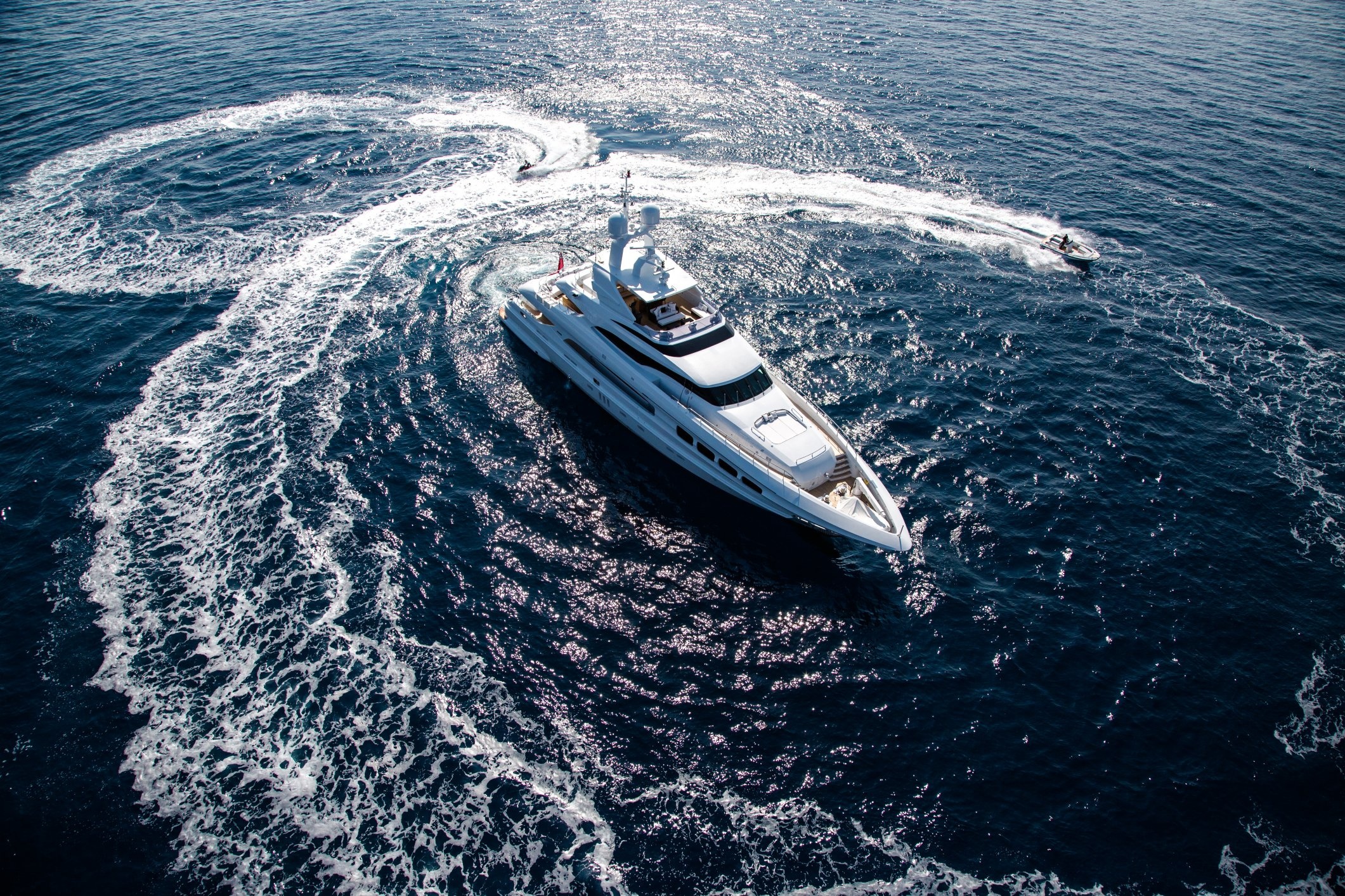 16827-discover-the-mediterranean-on-charter-yacht-manifiq.jpg