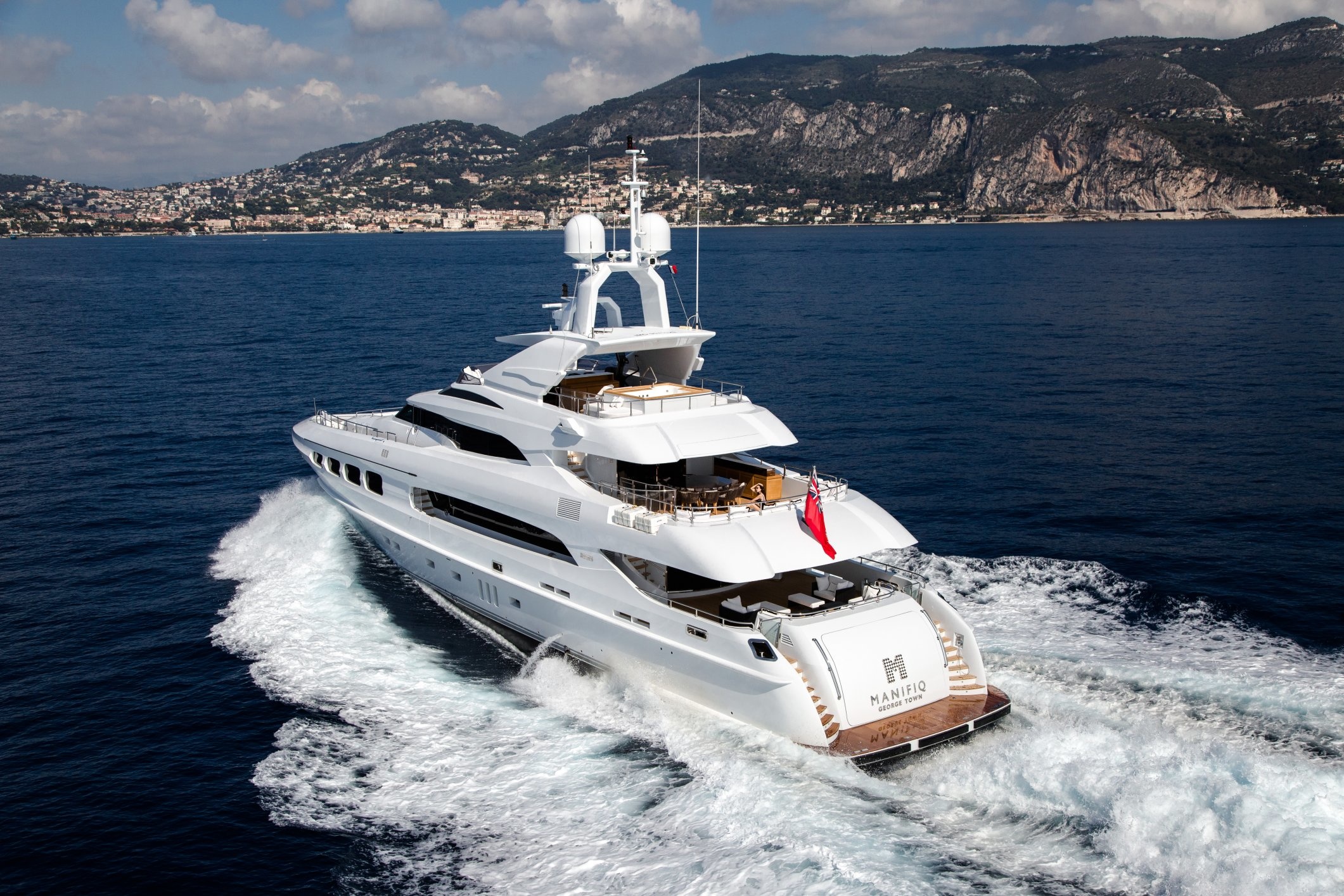 16852-discover-the-mediterranean-on-charter-yacht-manifiq.jpg
