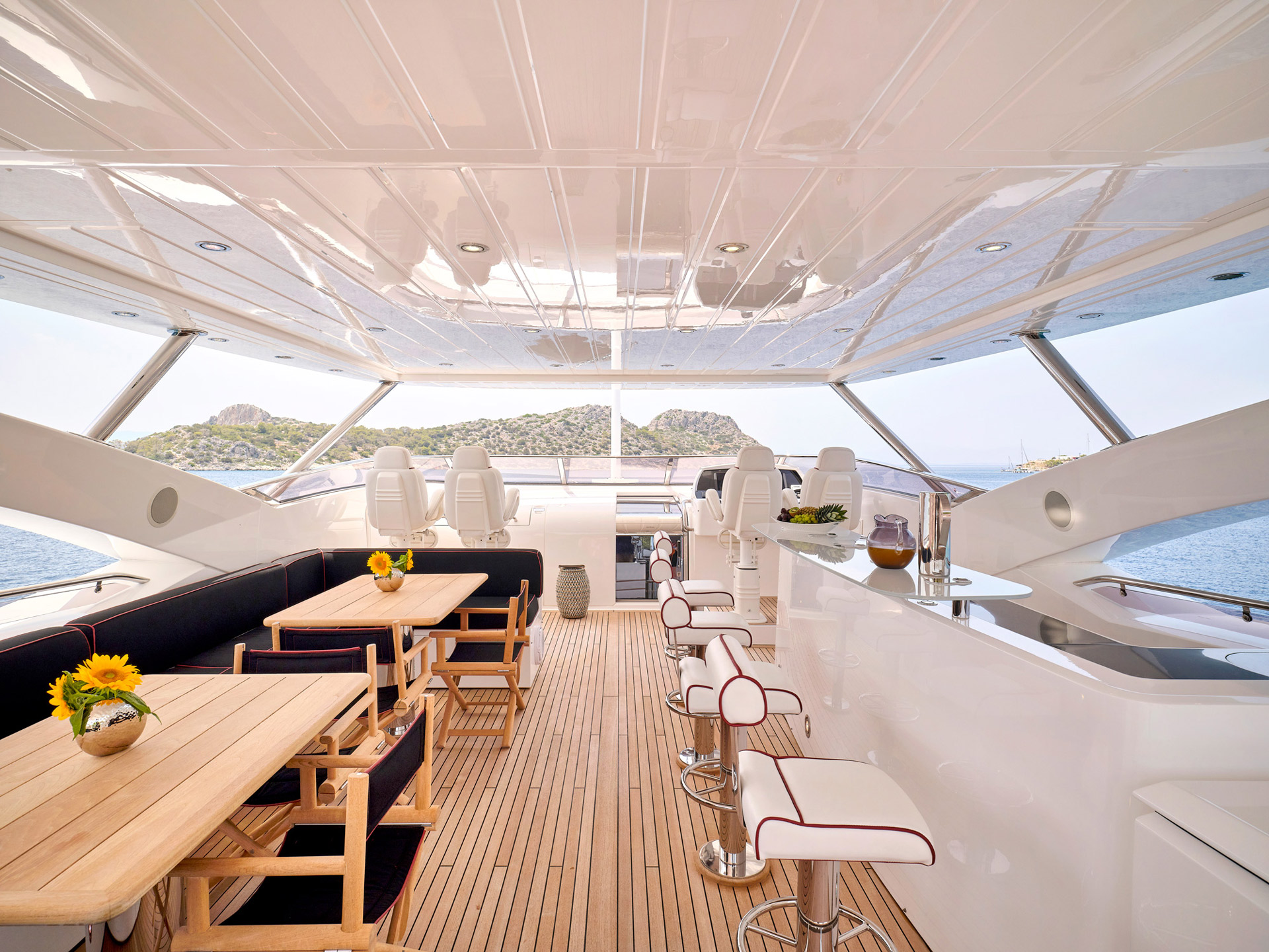 2.5 Fantastic covered sun deck view forward.jpg