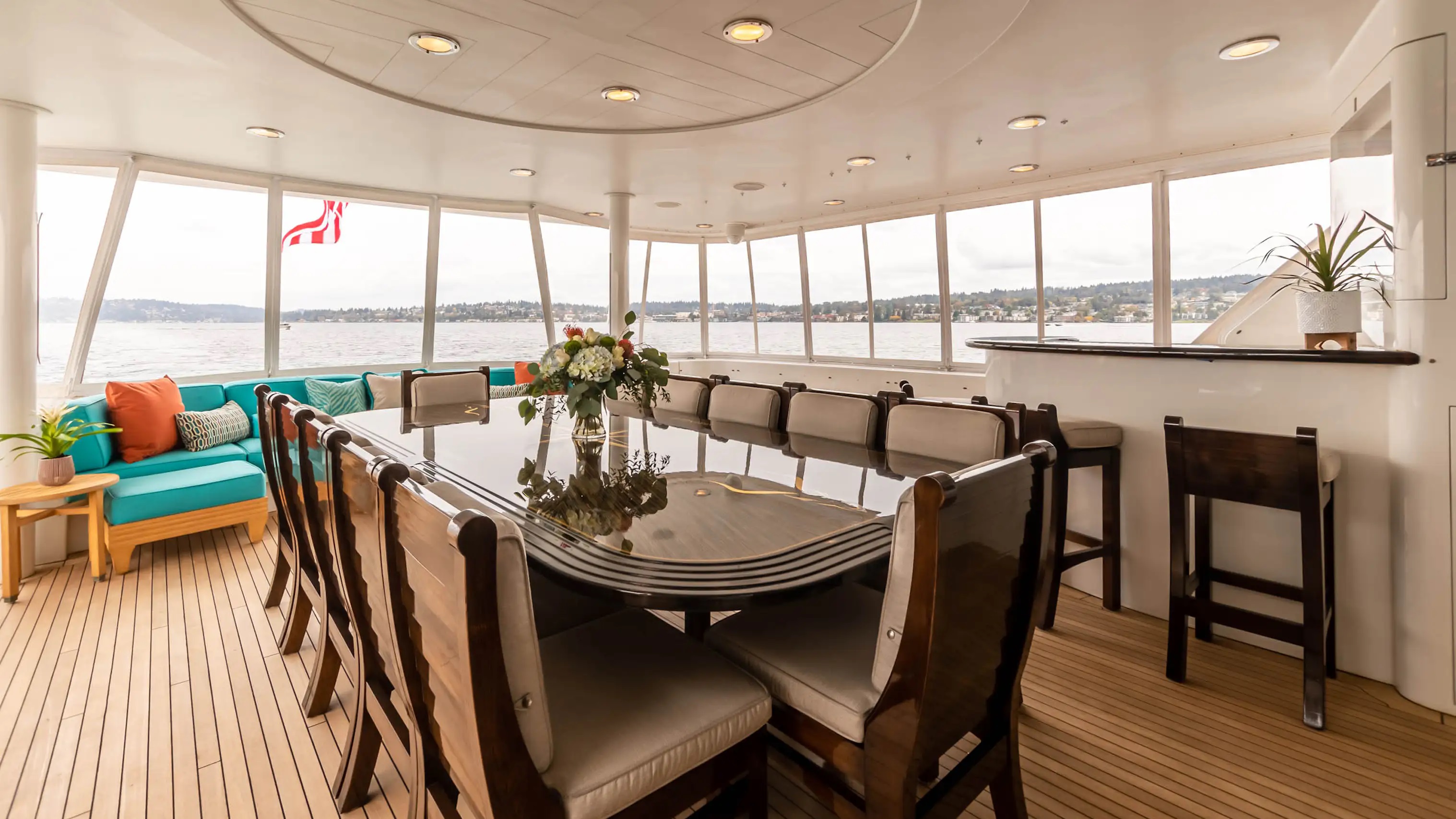 201 Main deck dining.jpg