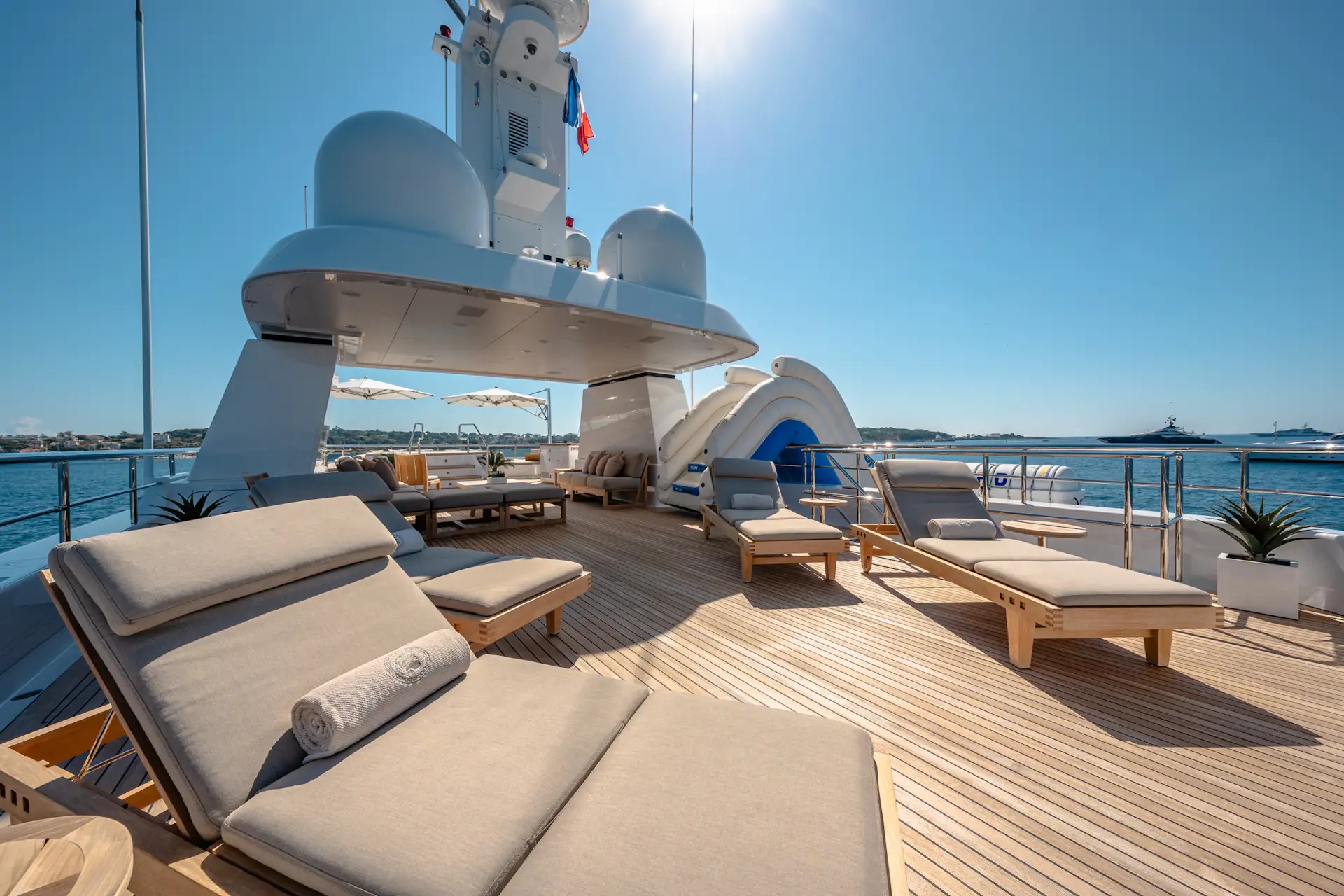 202 Sun beds on Sun deck.jpg