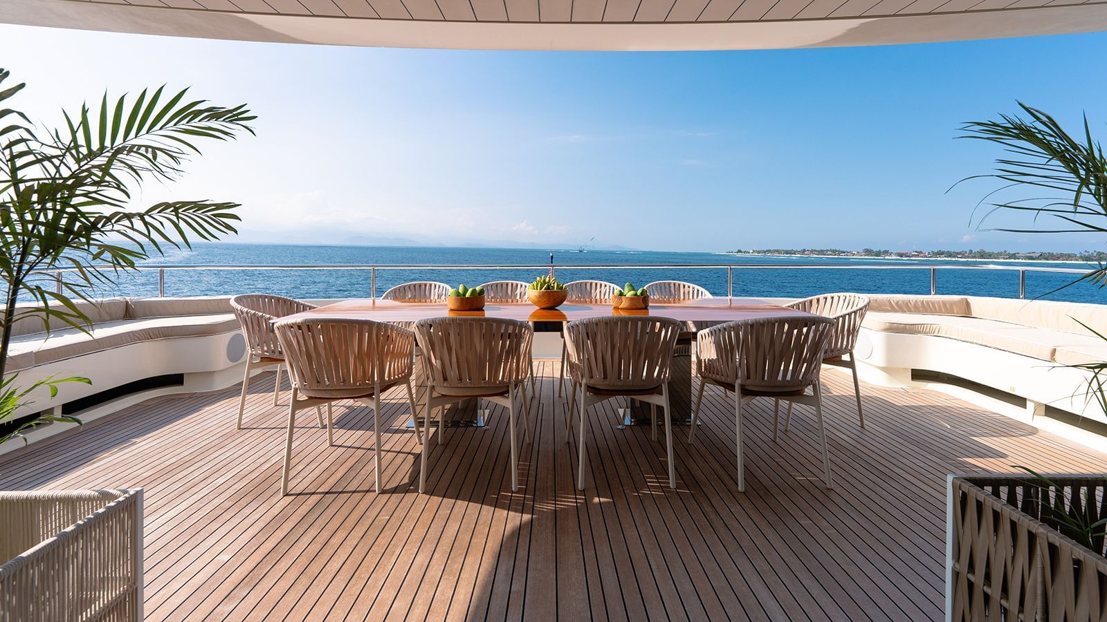 204 Upper deck dining.jpg