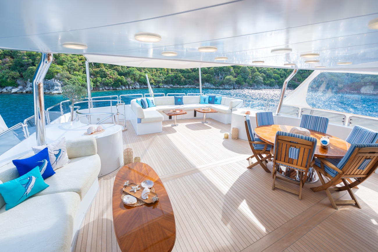 205 Upper deck.jpg