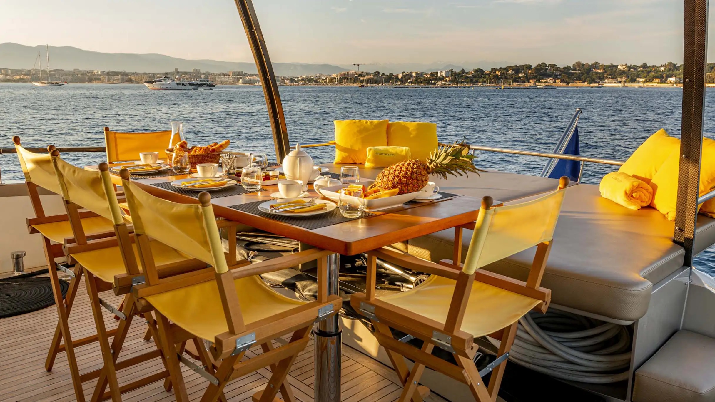208 Main deck dining alternative view.jpg