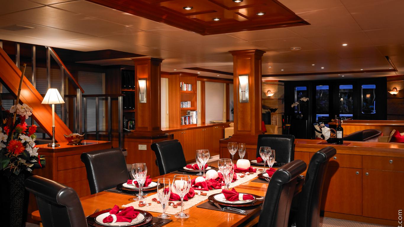 304 Formal dining on Main deck.jpg