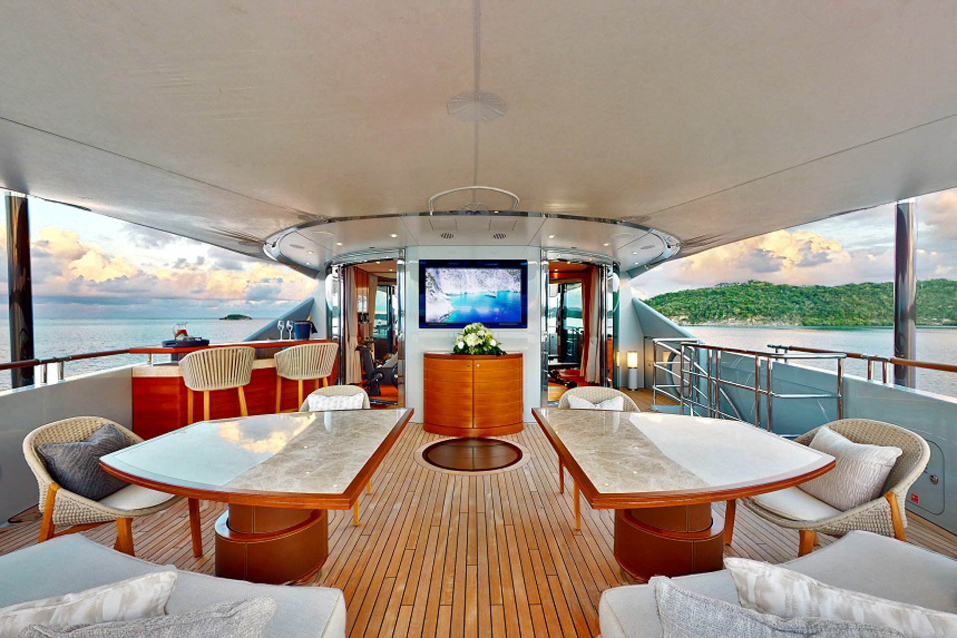 37 Sun Deck-Jacuzzi  Aft View.jpg