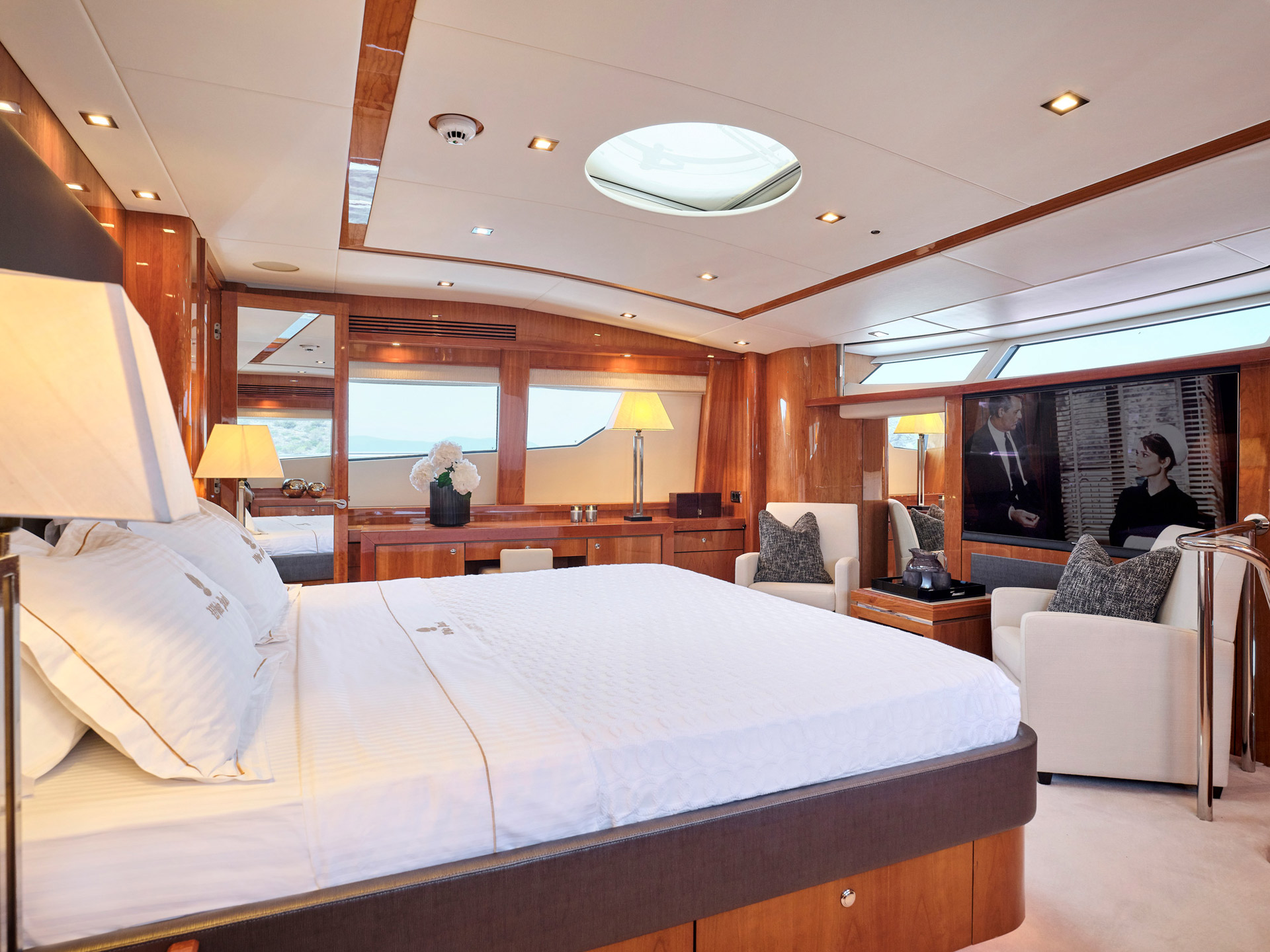 4.0 Main deck master suite.jpg