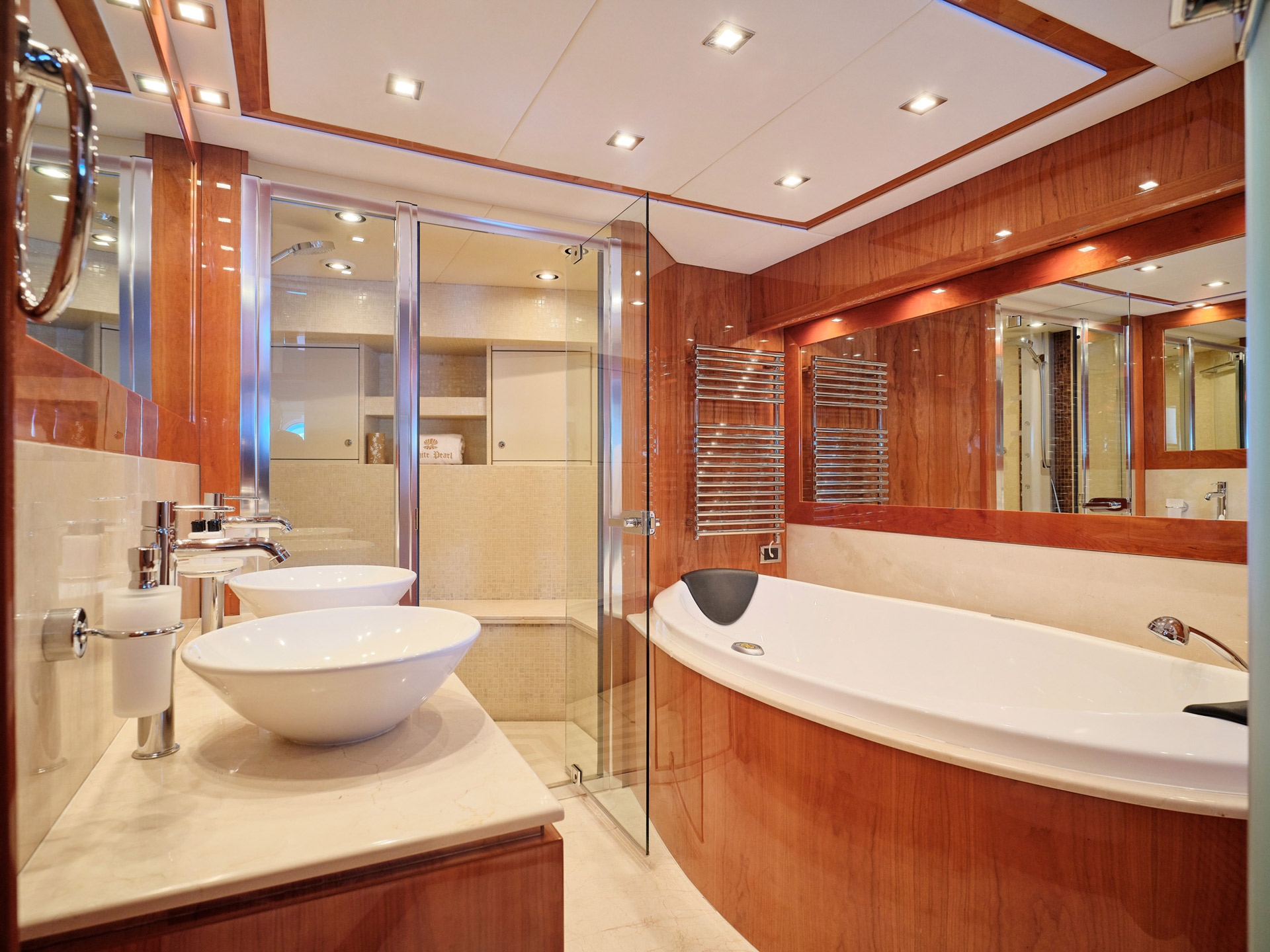 4.3 Master ensuite.jpg