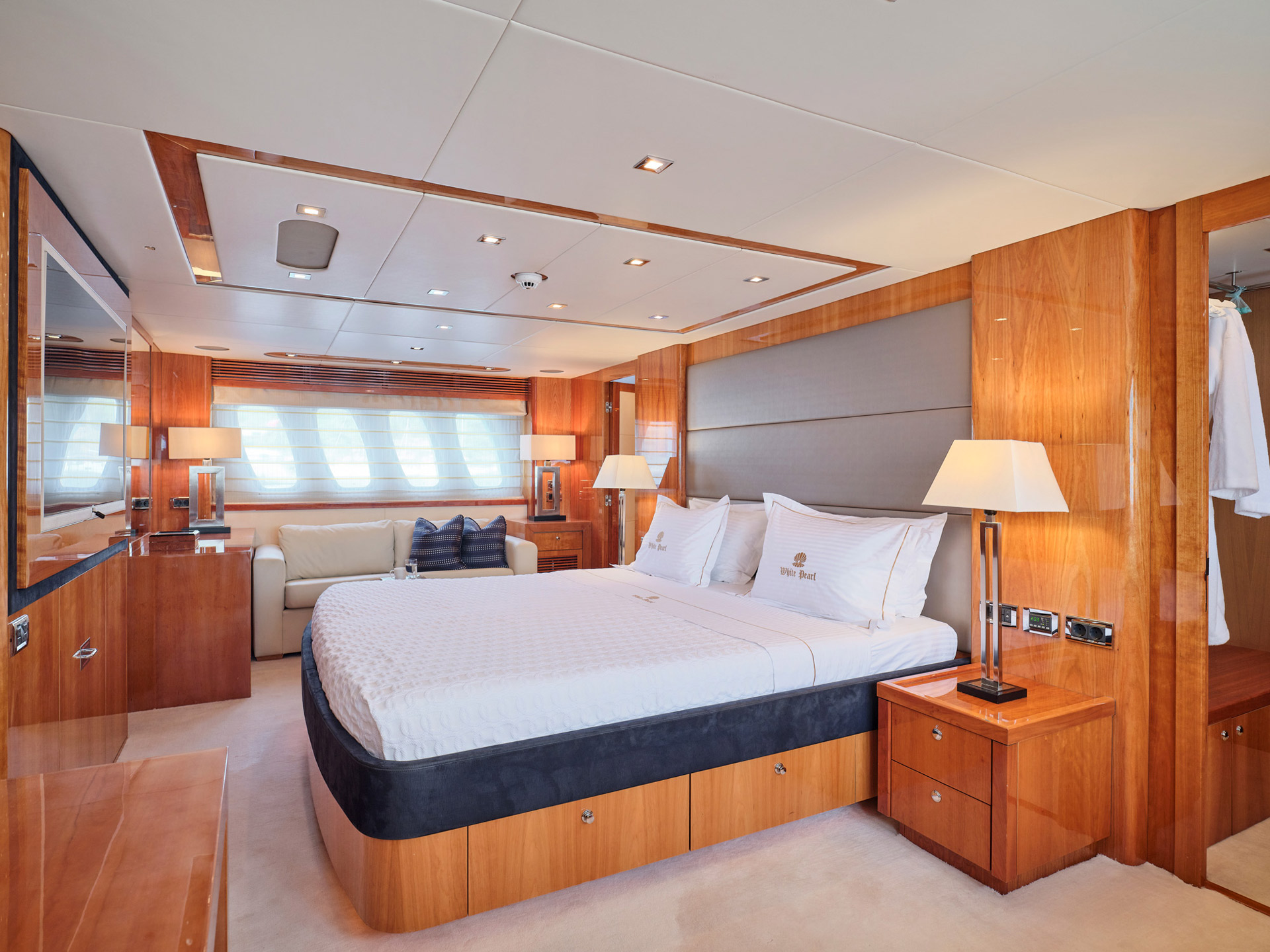4.4 VIP suite.jpg
