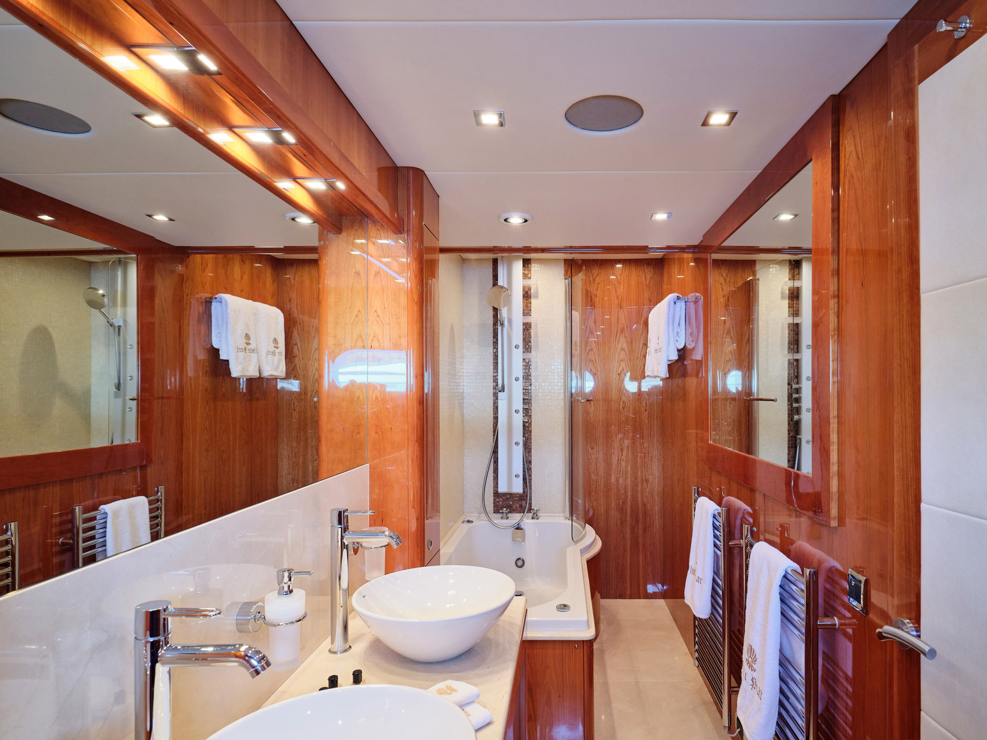 4.6 VIP ensuite.jpg