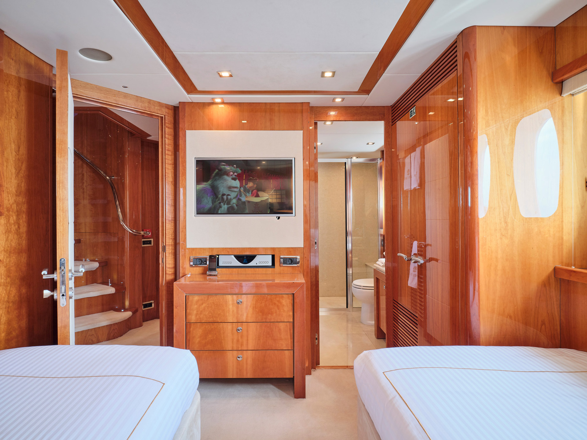 4.9 Spacious twin suite.jpg