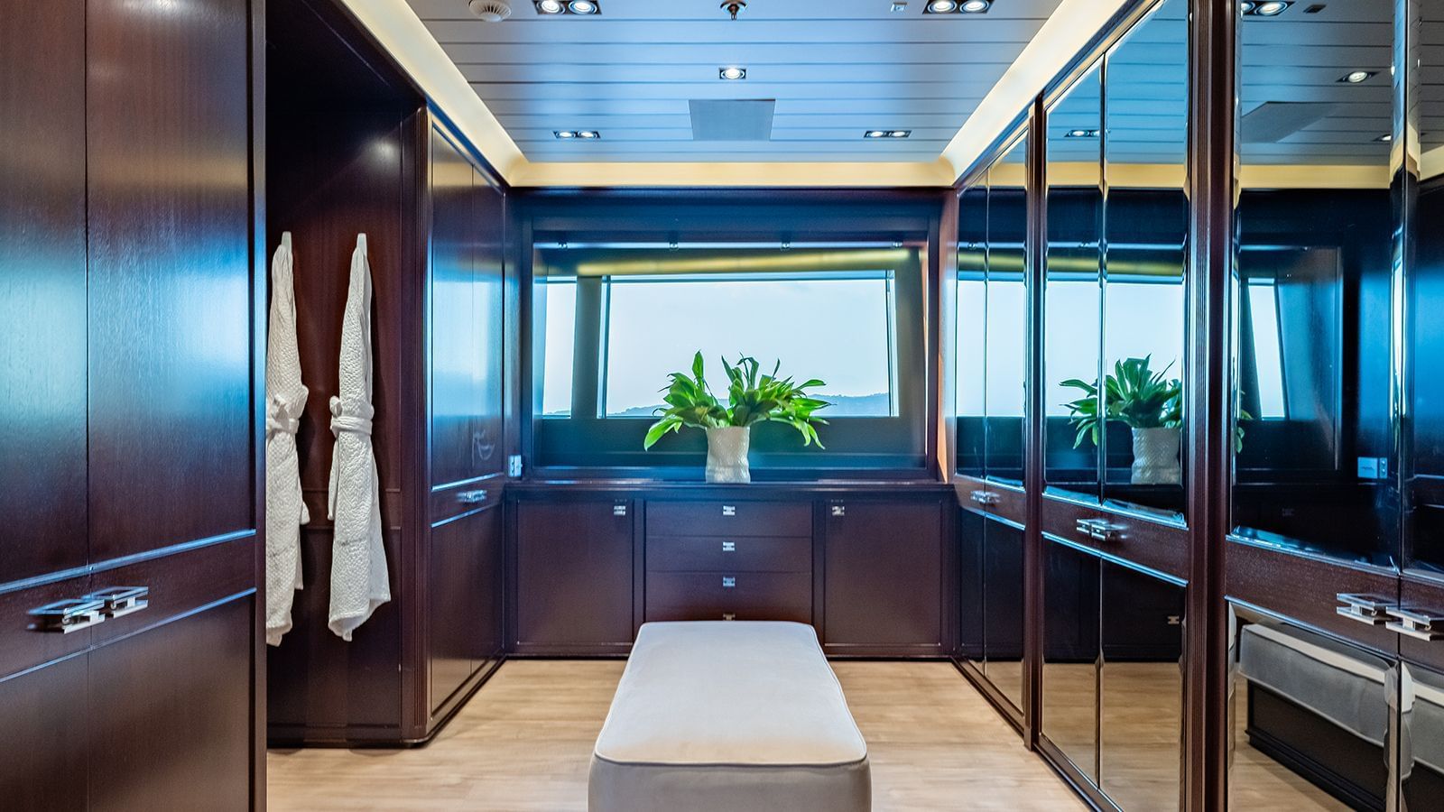 403 Master suite dressing room.jpg
