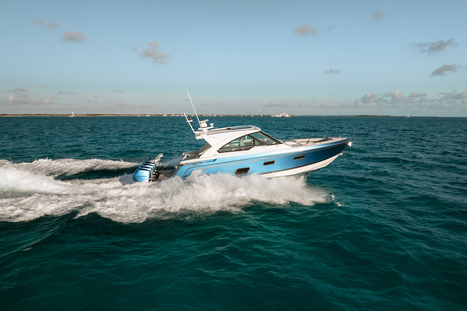 40_ Super Sport Crossover Tender - Photo credit Ocean Air Media.jpg