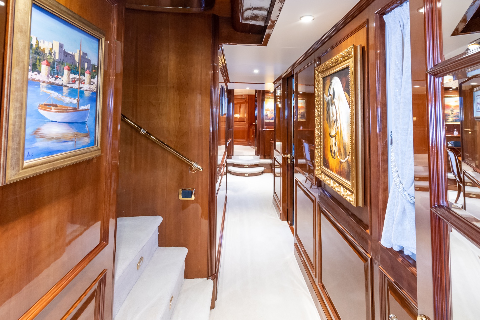 502 Interior details.jpg