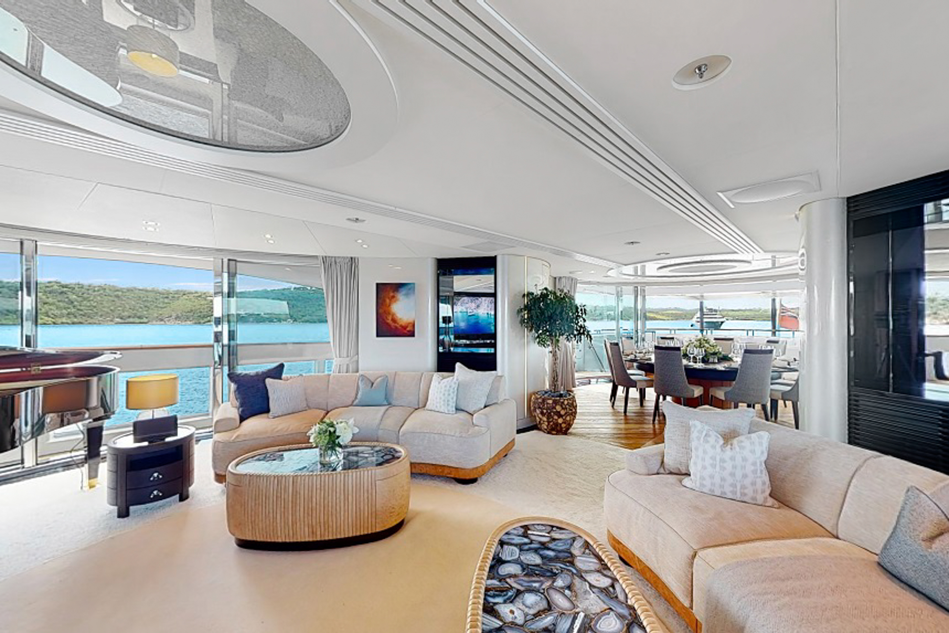 70 Main Deck Salon 2.jpg