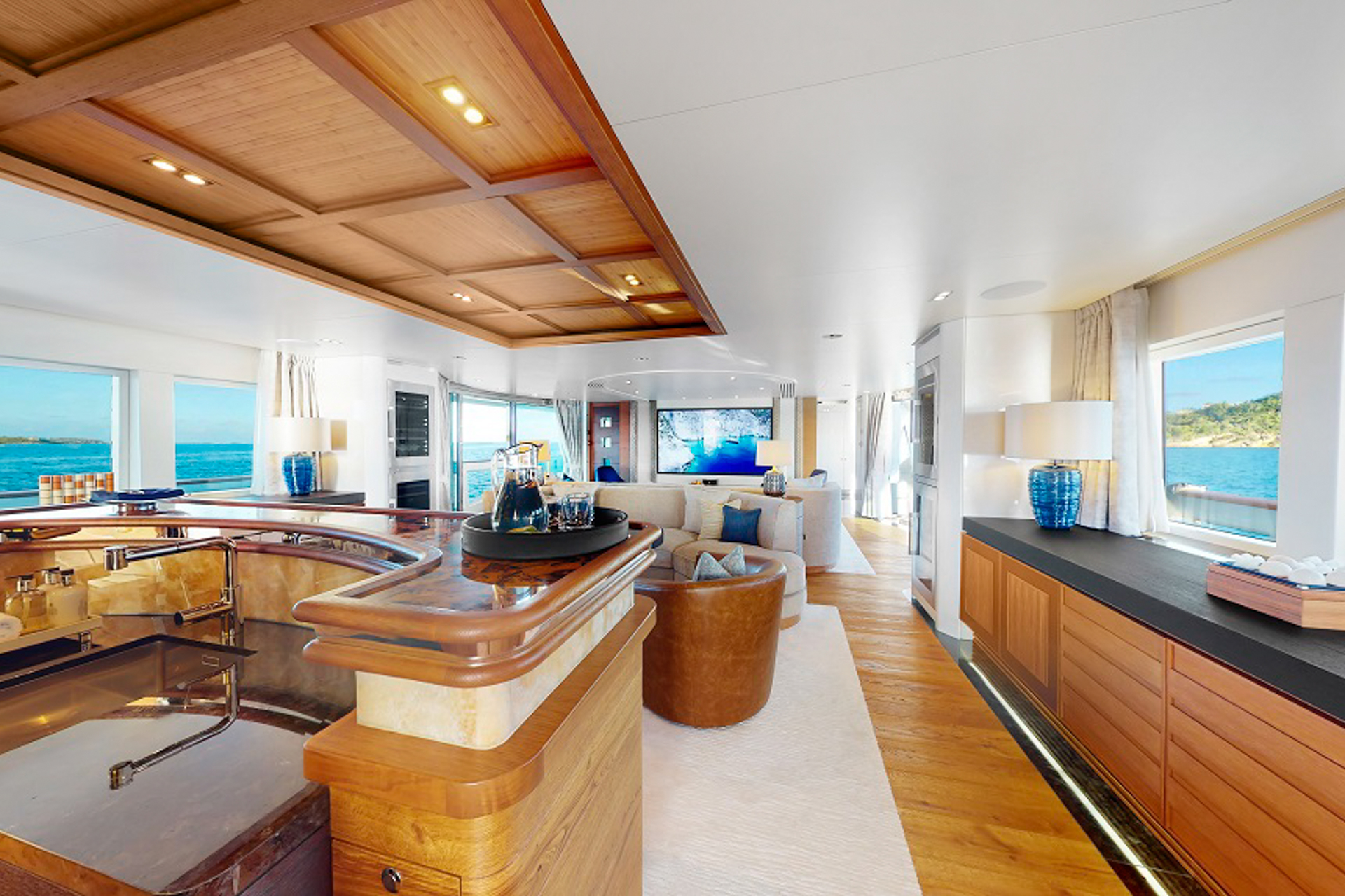 76 Hull Deck Bar 2.jpg