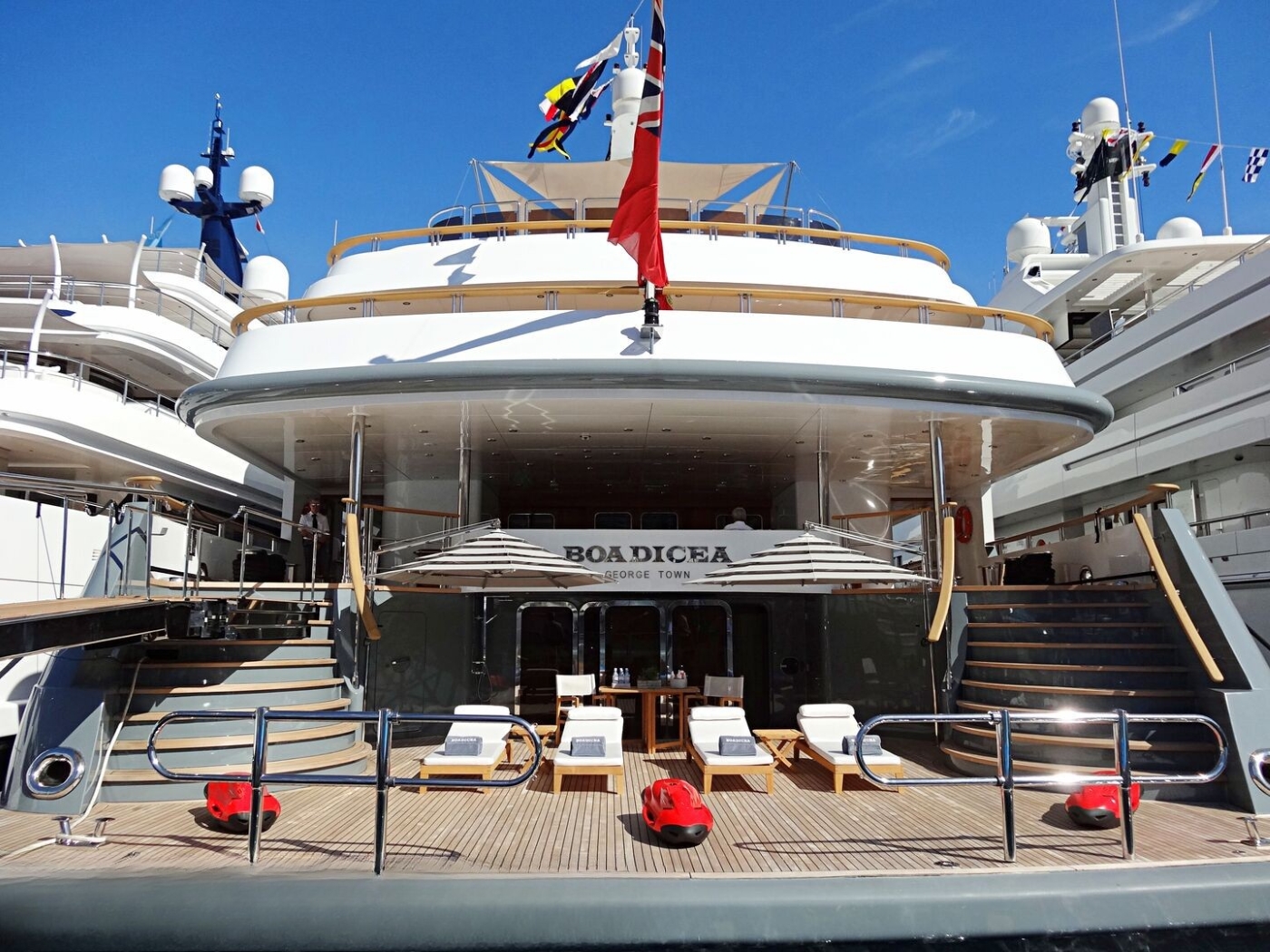 Aft Deck Relaxation Area .jpg