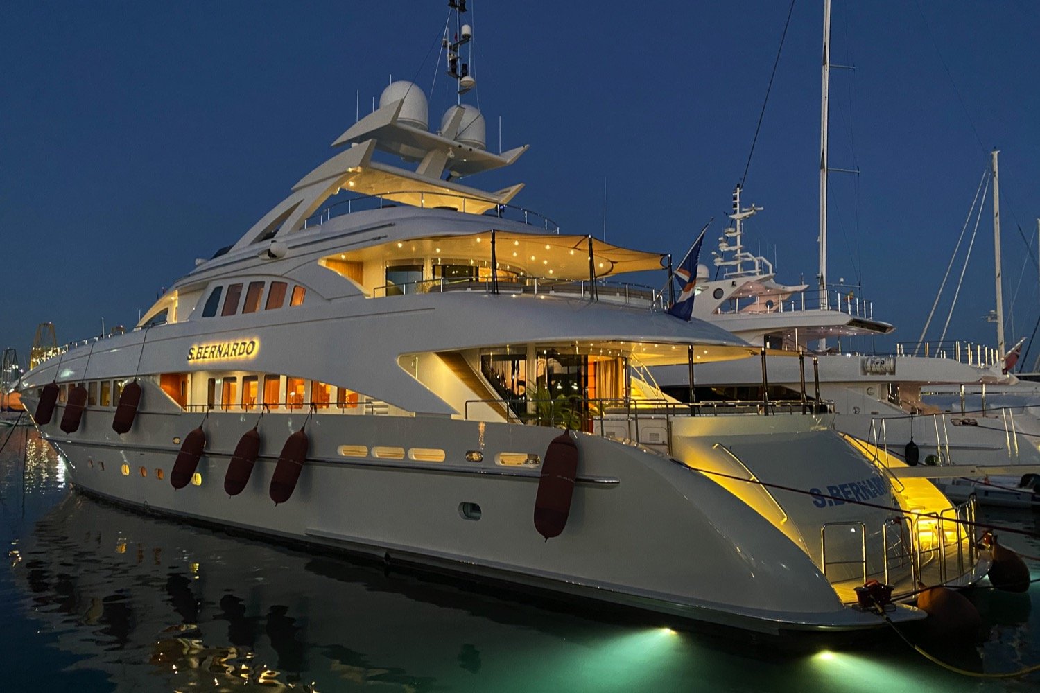 Aft shot at night.jpg