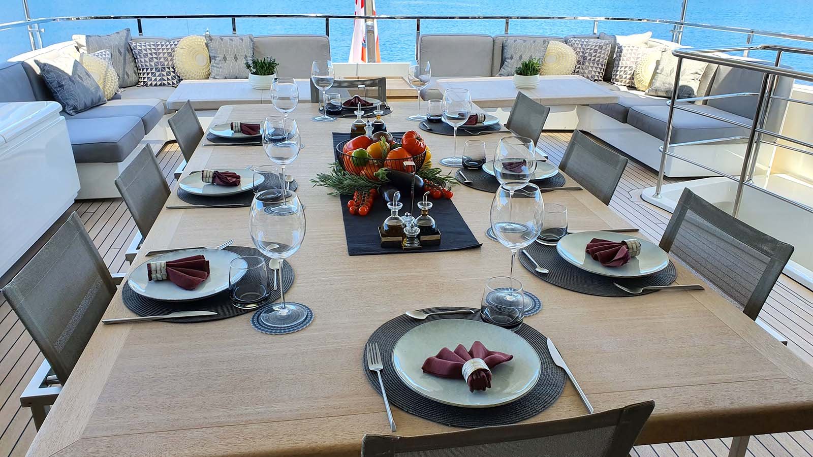 Alfresco dining 1.jpg