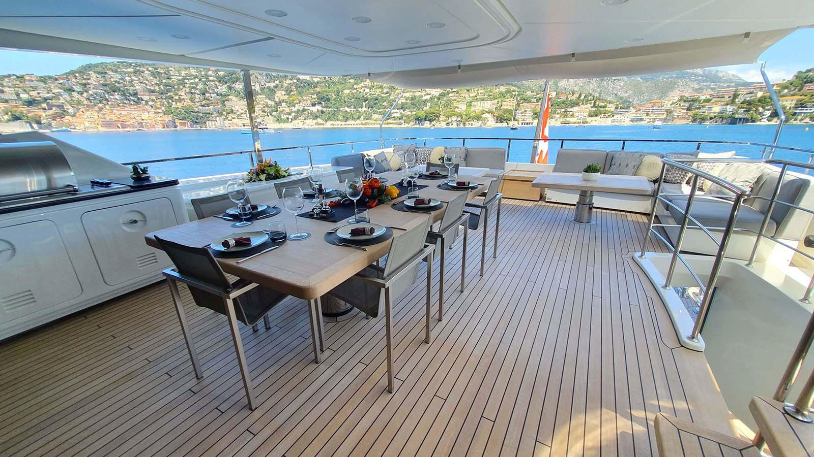 Alfresco dining 3.jpg