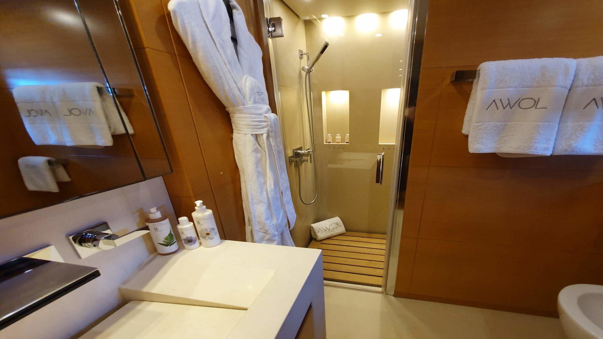 Bathroom 2.jpg