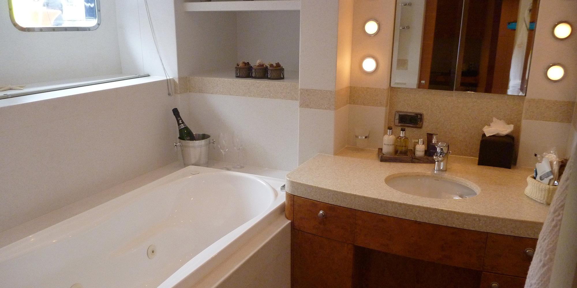 Bathroom 35.jpg