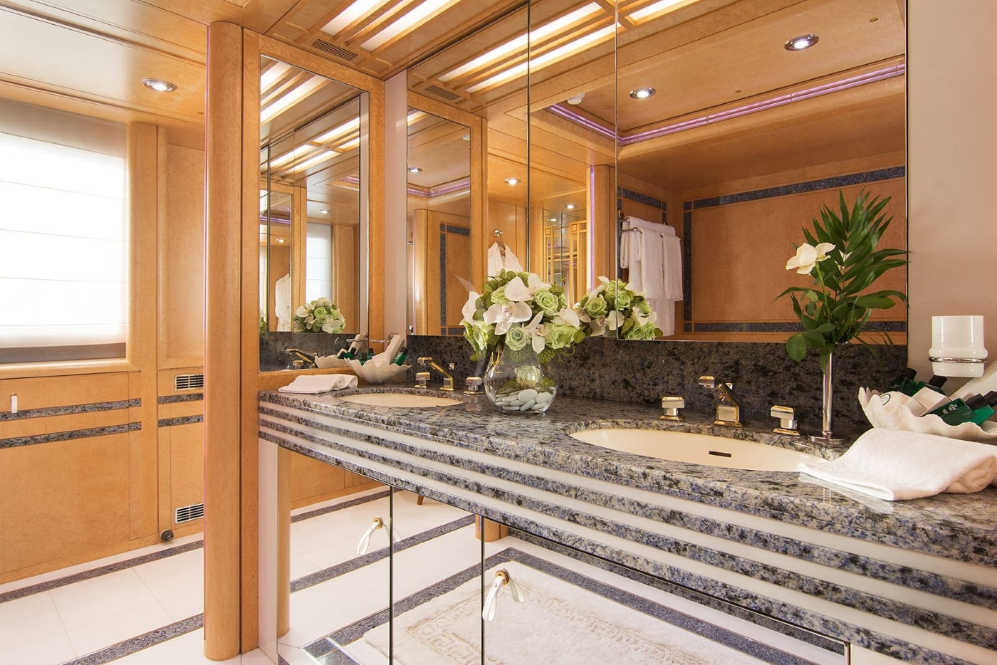 Bathroom Area 01.jpg