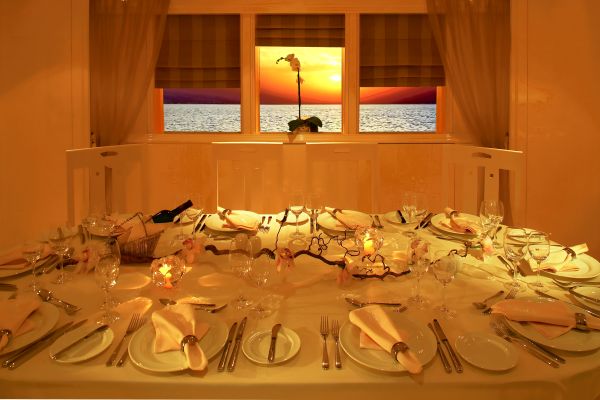 CARMEN SERENA_DINNER ON BOARD.jpg