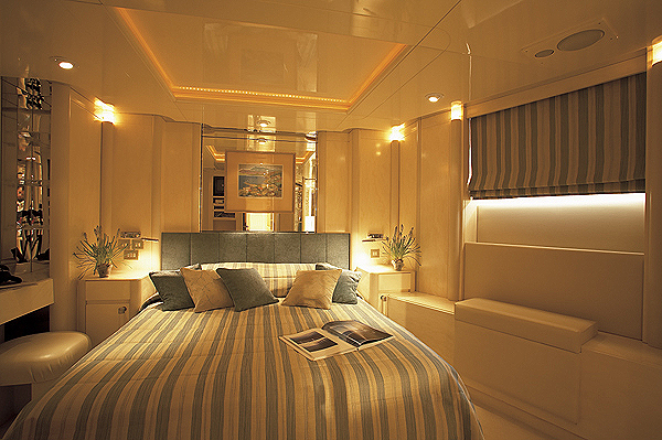 CARMEN-SERENA-double cabin 2.jpg