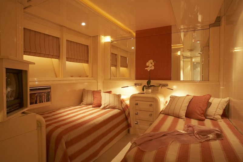 CARMEN-SERENA-twin cabin.jpg