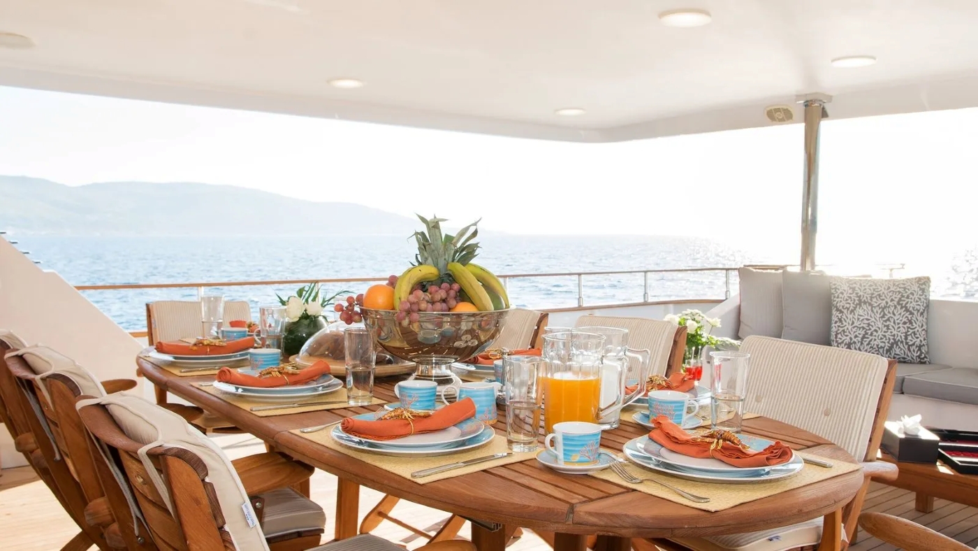 Dining Area With Sea Views 02.jpg