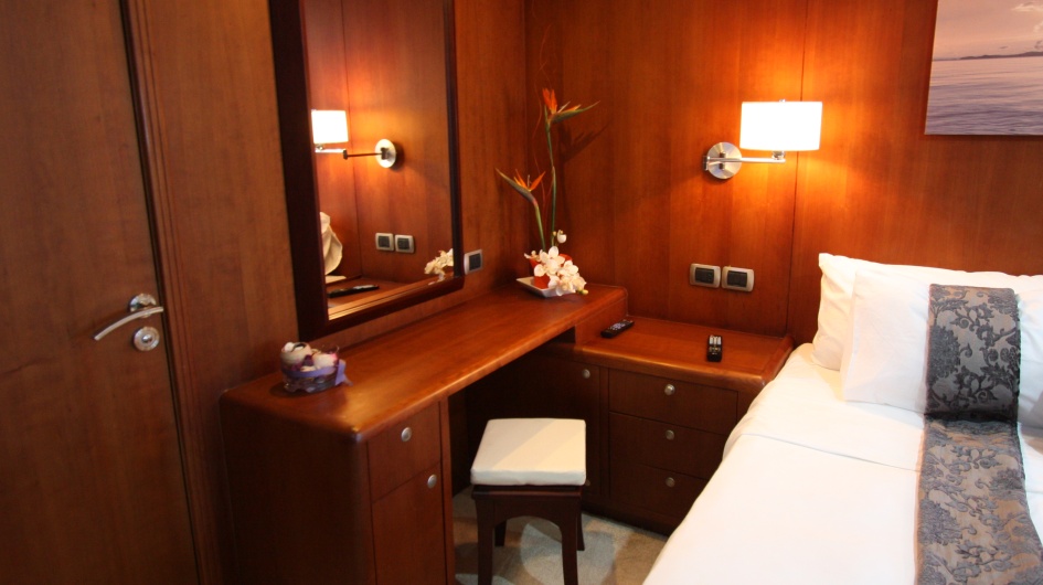 Dolphin Suite00003.jpg