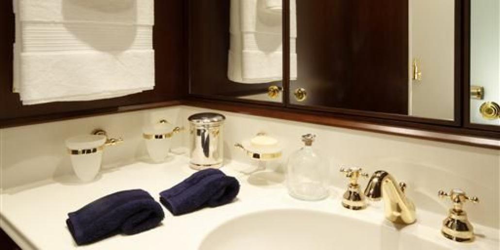 Ensuite 00003.jpg
