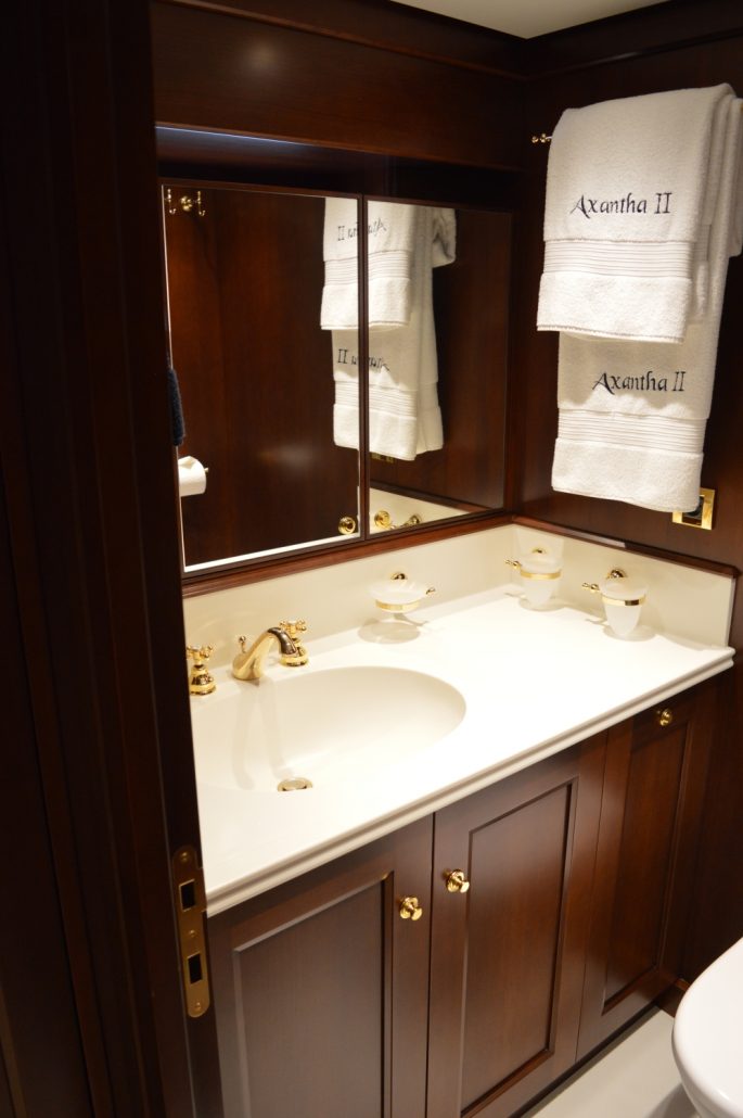 Ensuite 00005.jpg