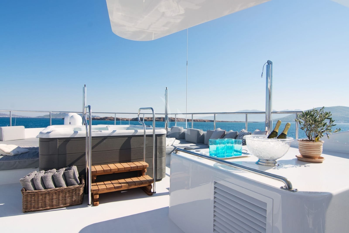 Exterior Relaxation Area 01.jpg